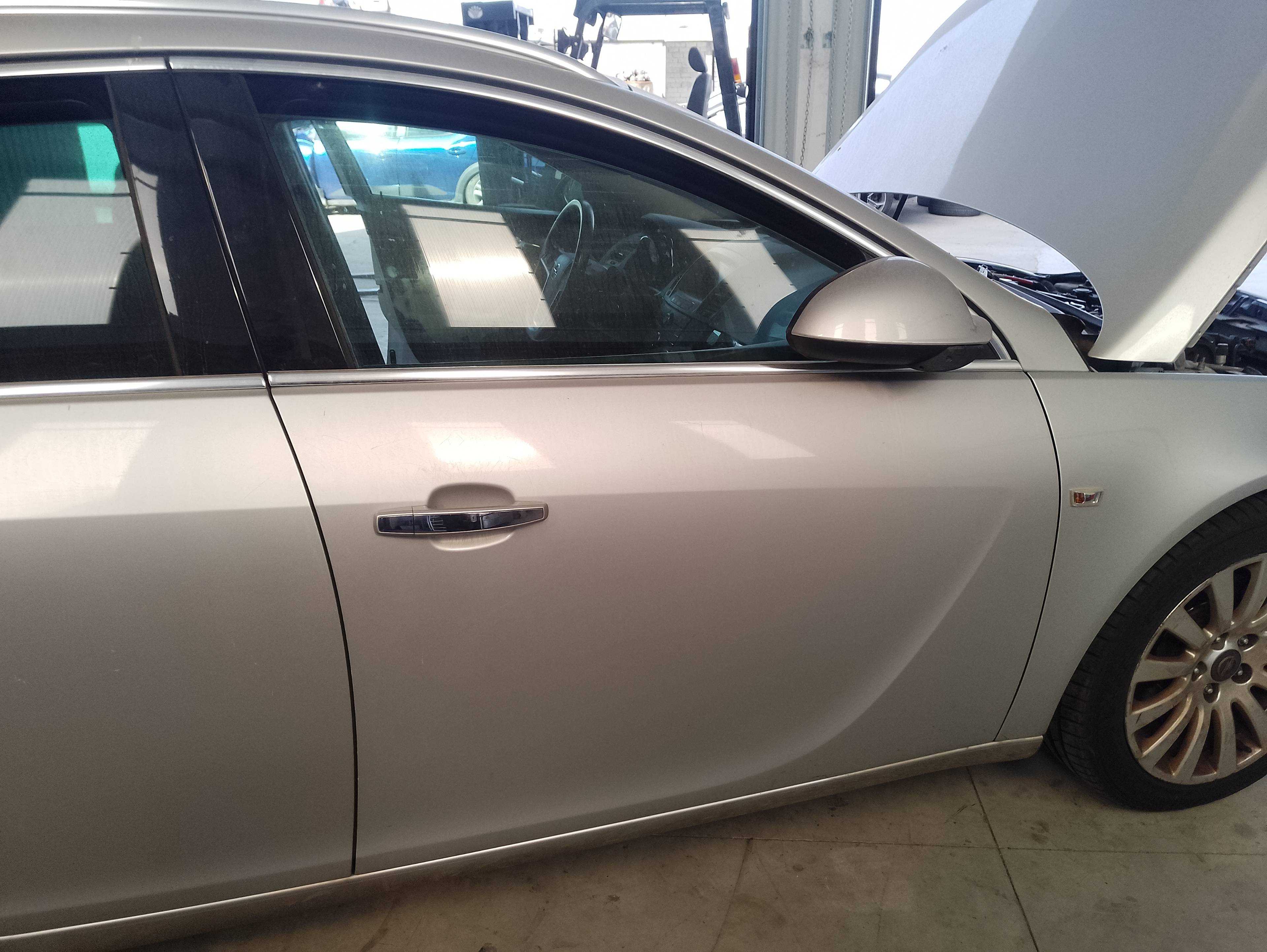 Recambio de puerta delantera derecha para opel insignia sports tourer cosmo referencia OEM IAM   