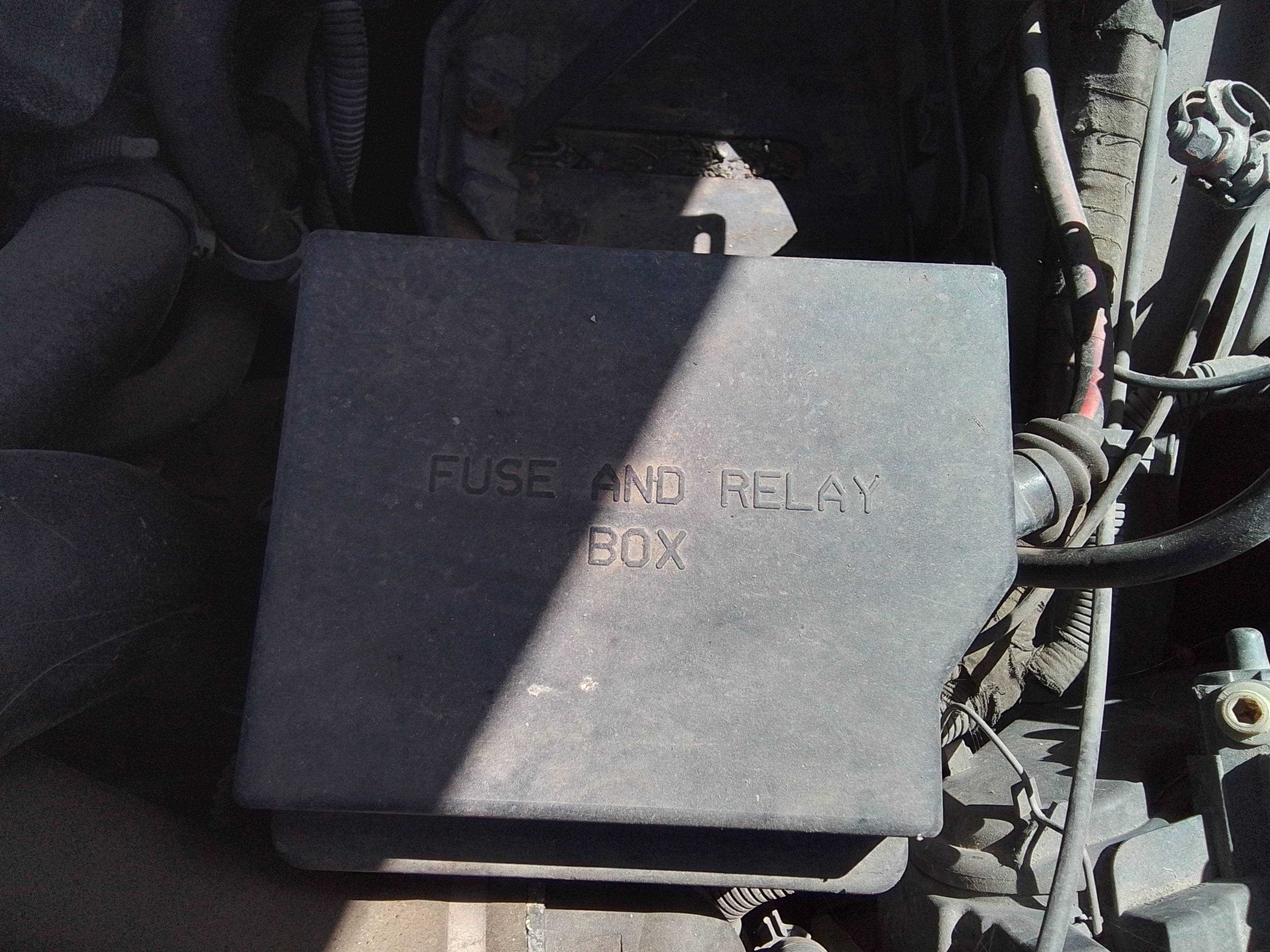 Recambio de caja reles / fusibles para alfa romeo gt (125) 1.9 jtd (m) 16v cat referencia OEM IAM   