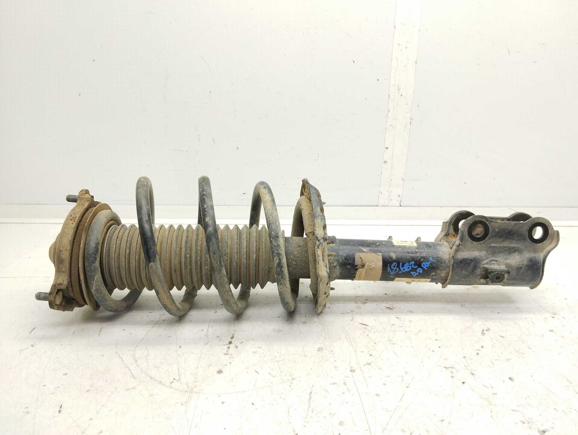 Recambio de amortiguador delantero derecho para hyundai tucson classic blue referencia OEM IAM 54660D7000  