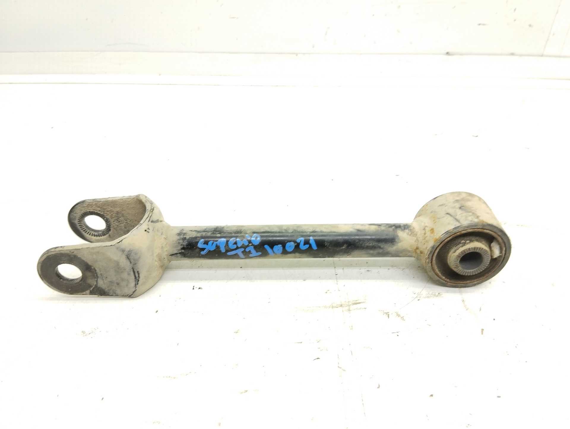 Recambio de brazo suspension superior trasero izquierdo para lexus is200 (ds2/is2) 220d referencia OEM IAM   