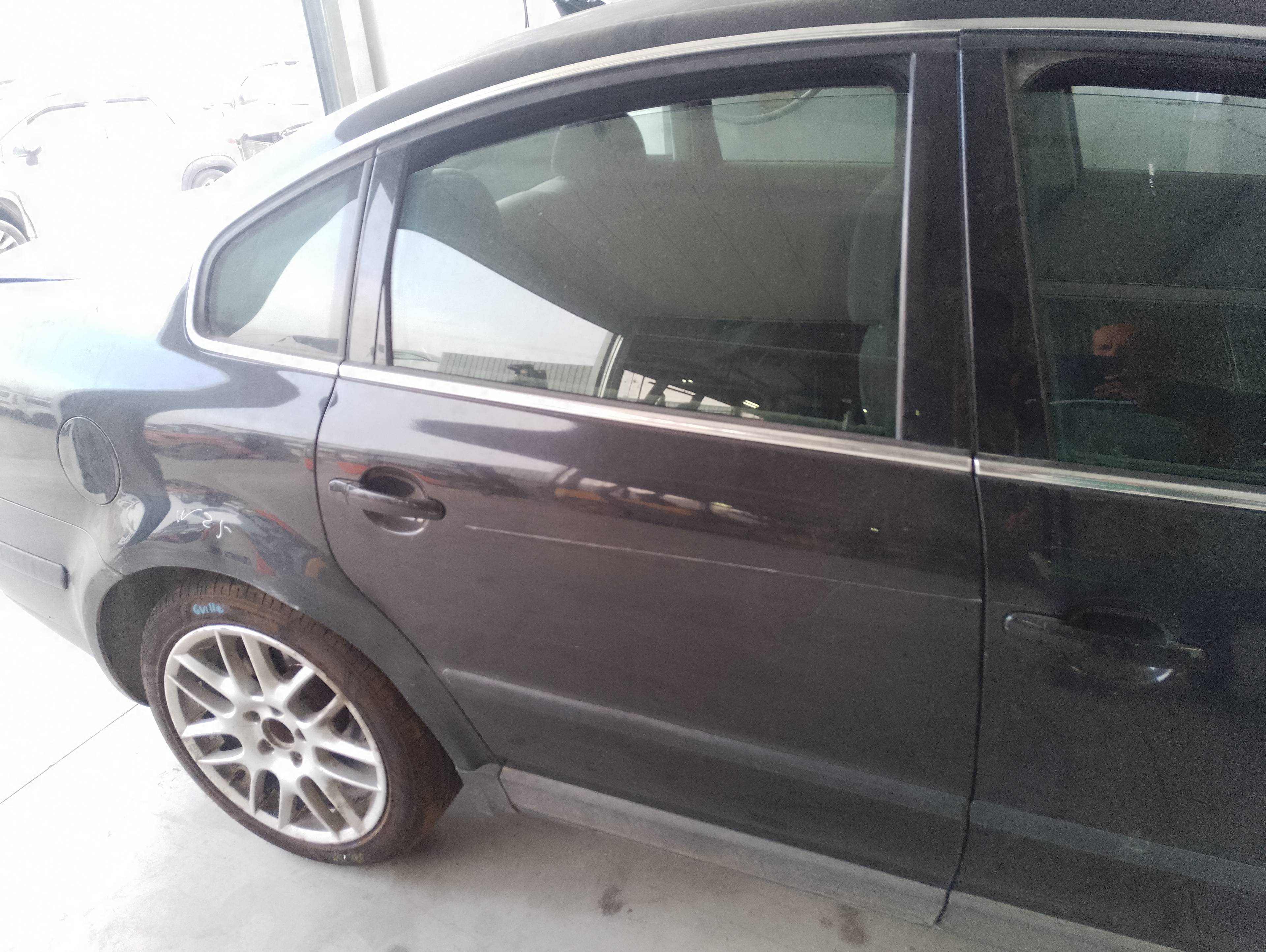 Recambio de puerta trasera derecha para volkswagen passat berlina (3b3) advance referencia OEM IAM   