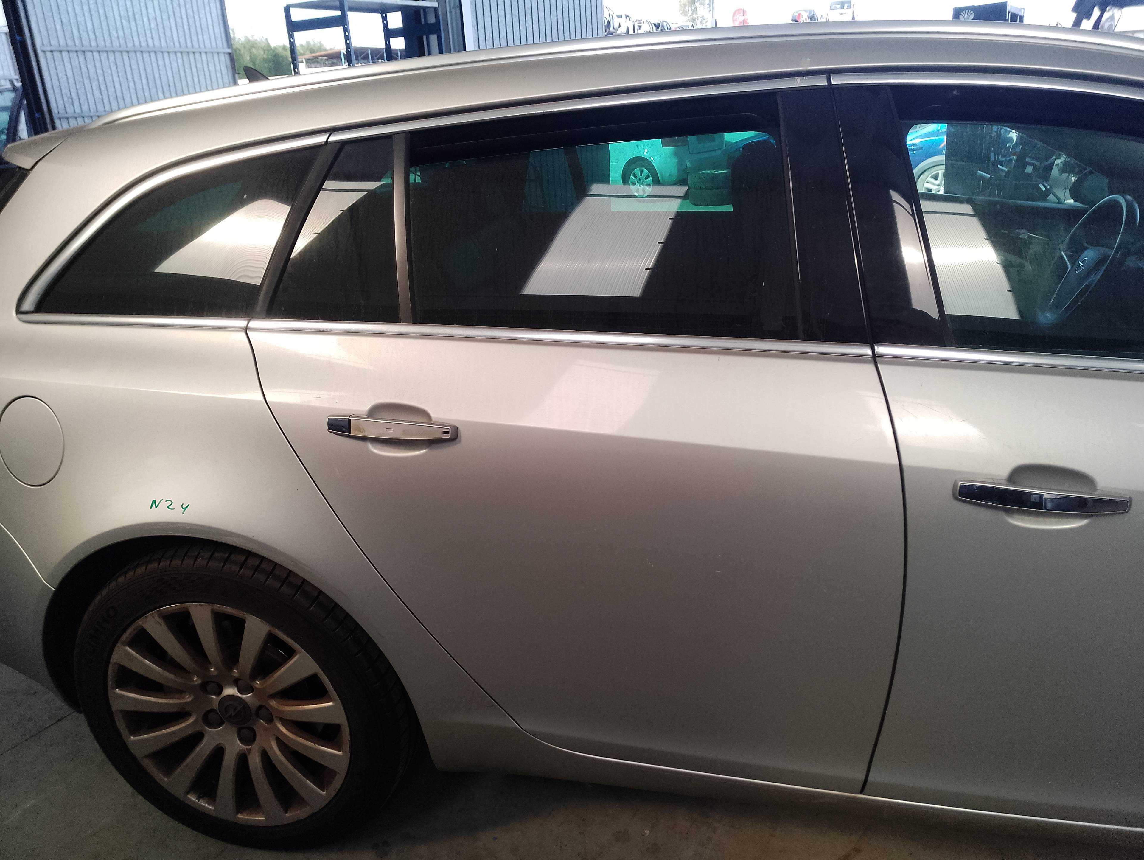 Recambio de puerta trasera derecha para opel insignia sports tourer cosmo referencia OEM IAM   