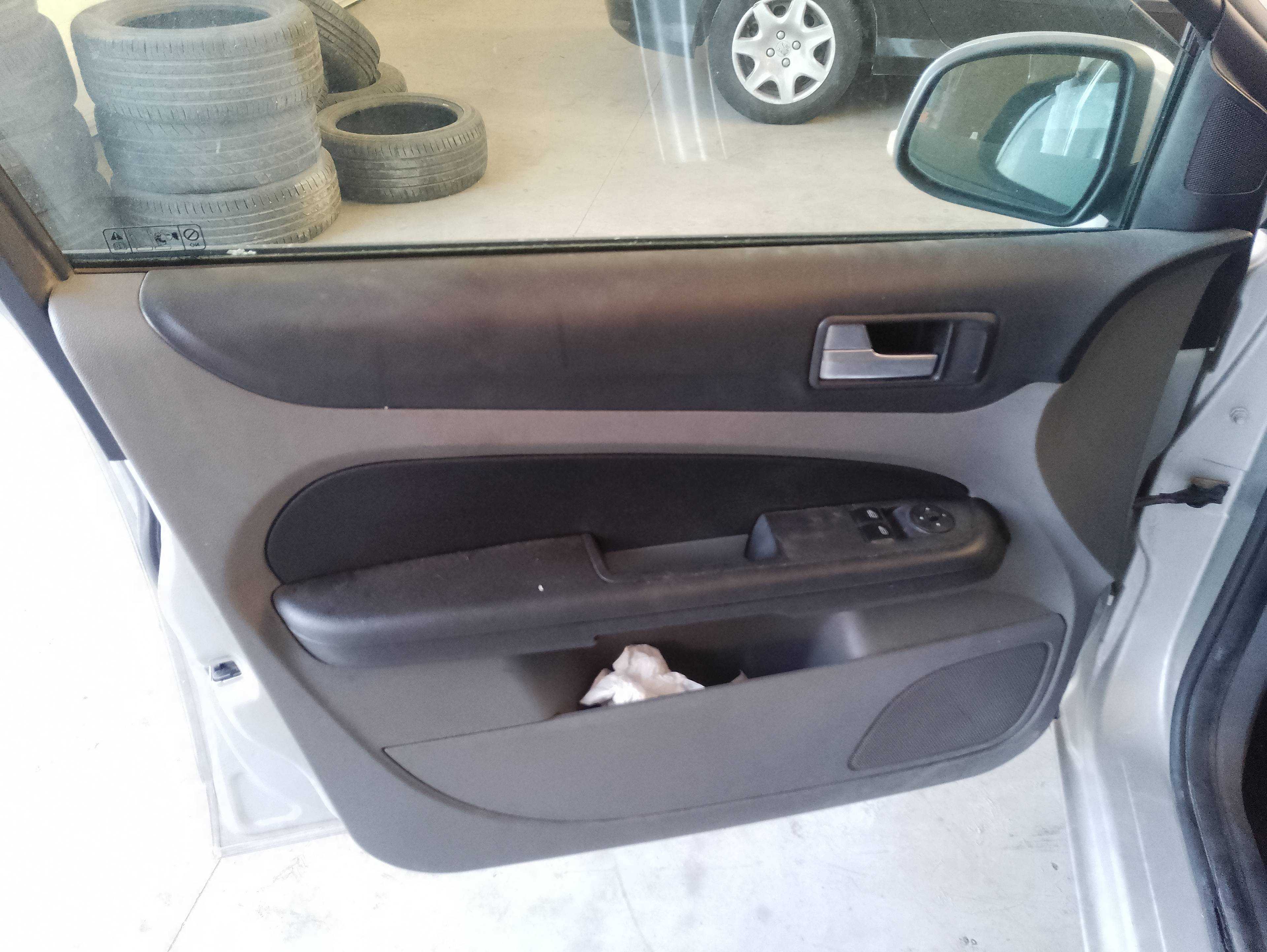 Recambio de guarnecido puerta delantera izquierda para ford focus turnier (cb4) business referencia OEM IAM   