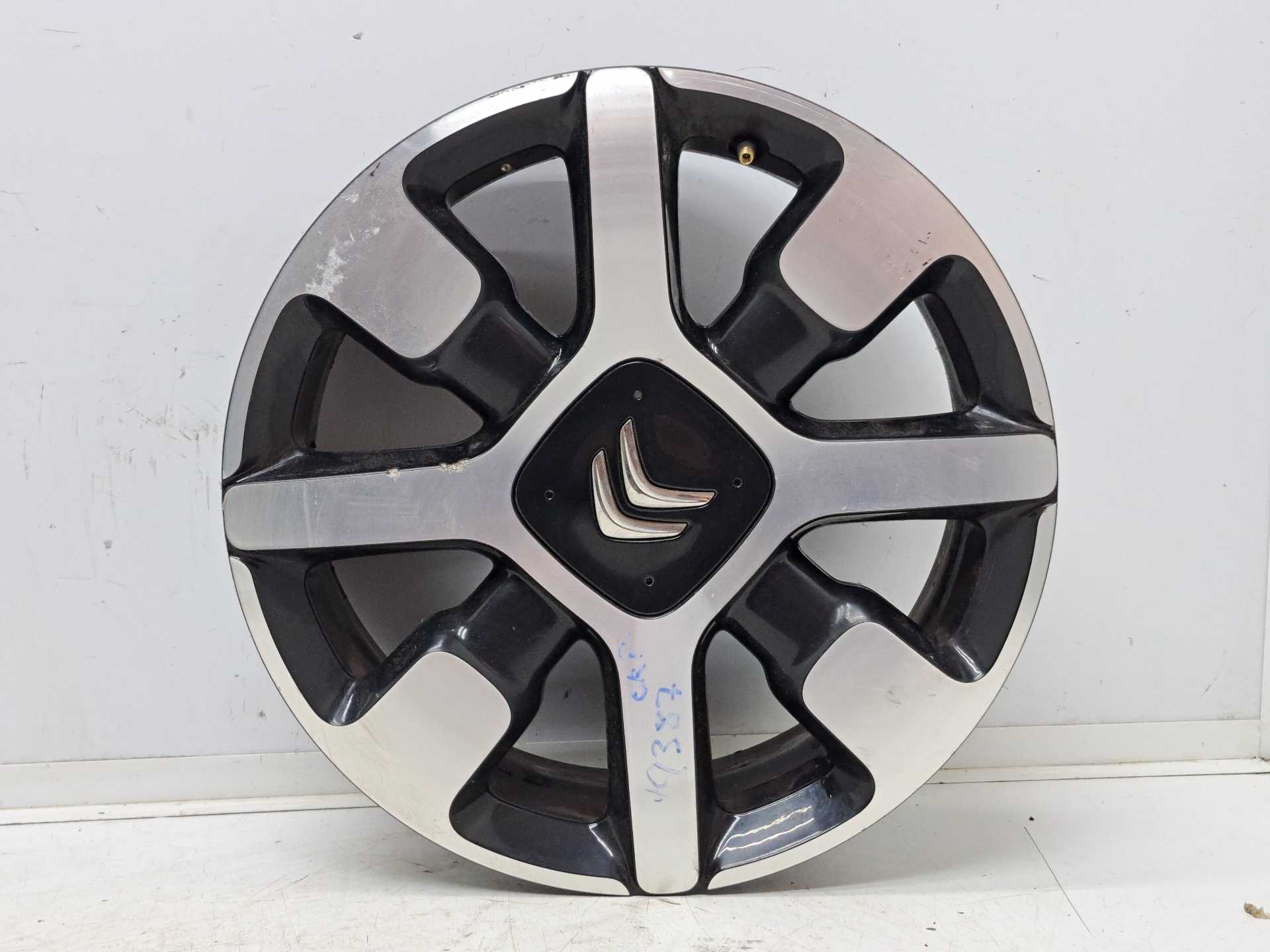 Recambio de llanta para citroën c4 cactus feel referencia OEM IAM R17 9800494077 