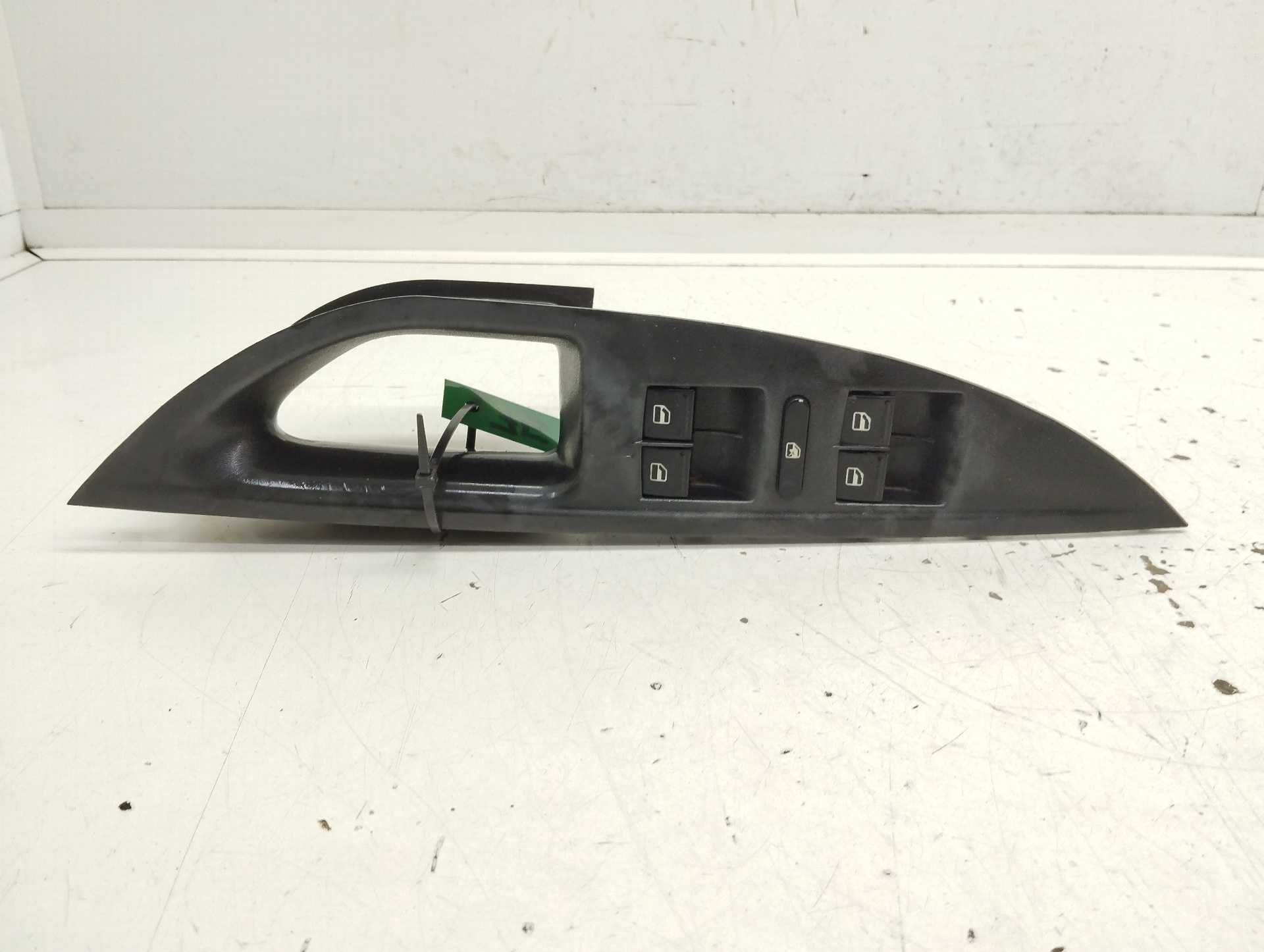 Recambio de mando elevalunas delantero izquierdo para seat altea xl (5p5) 1.9 tdi referencia OEM IAM 5P1867171A 156022462 