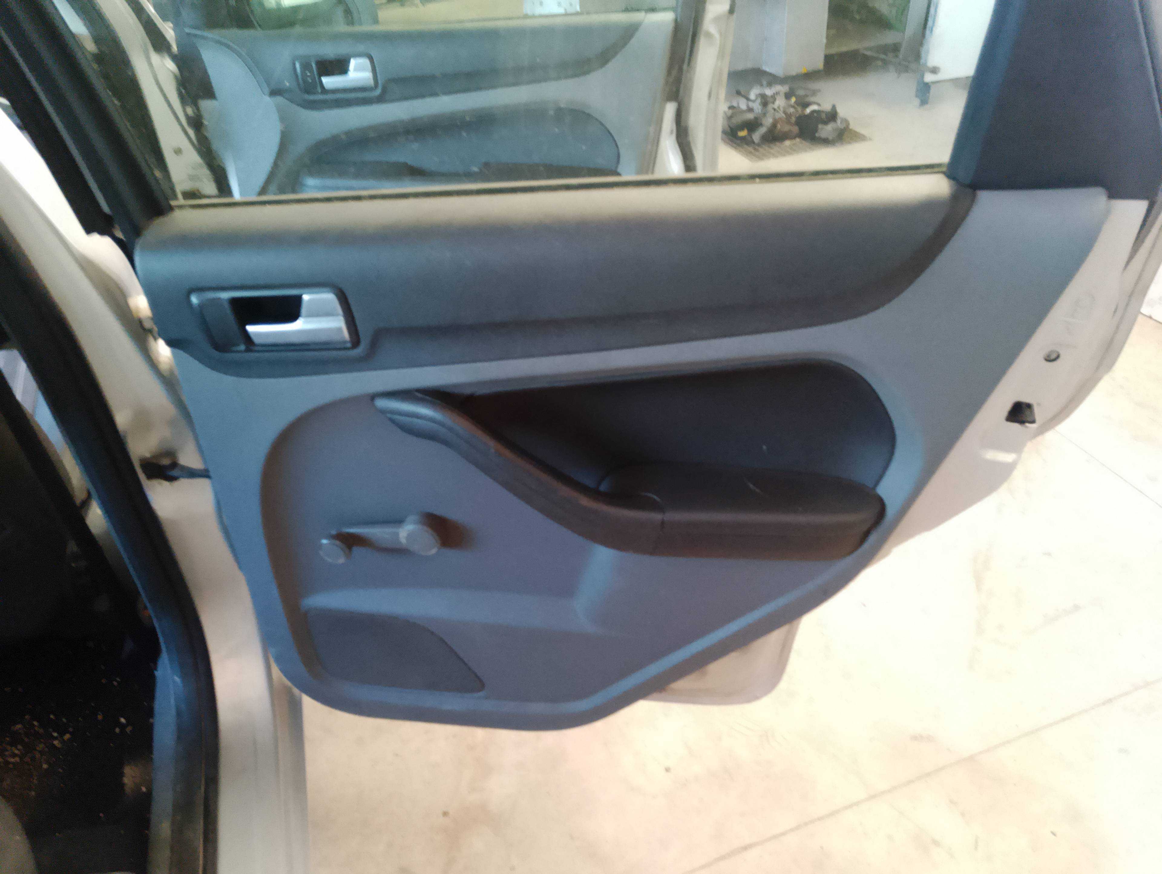 Recambio de guarnecido puerta trasera derecha para ford focus turnier (cb4) business referencia OEM IAM   