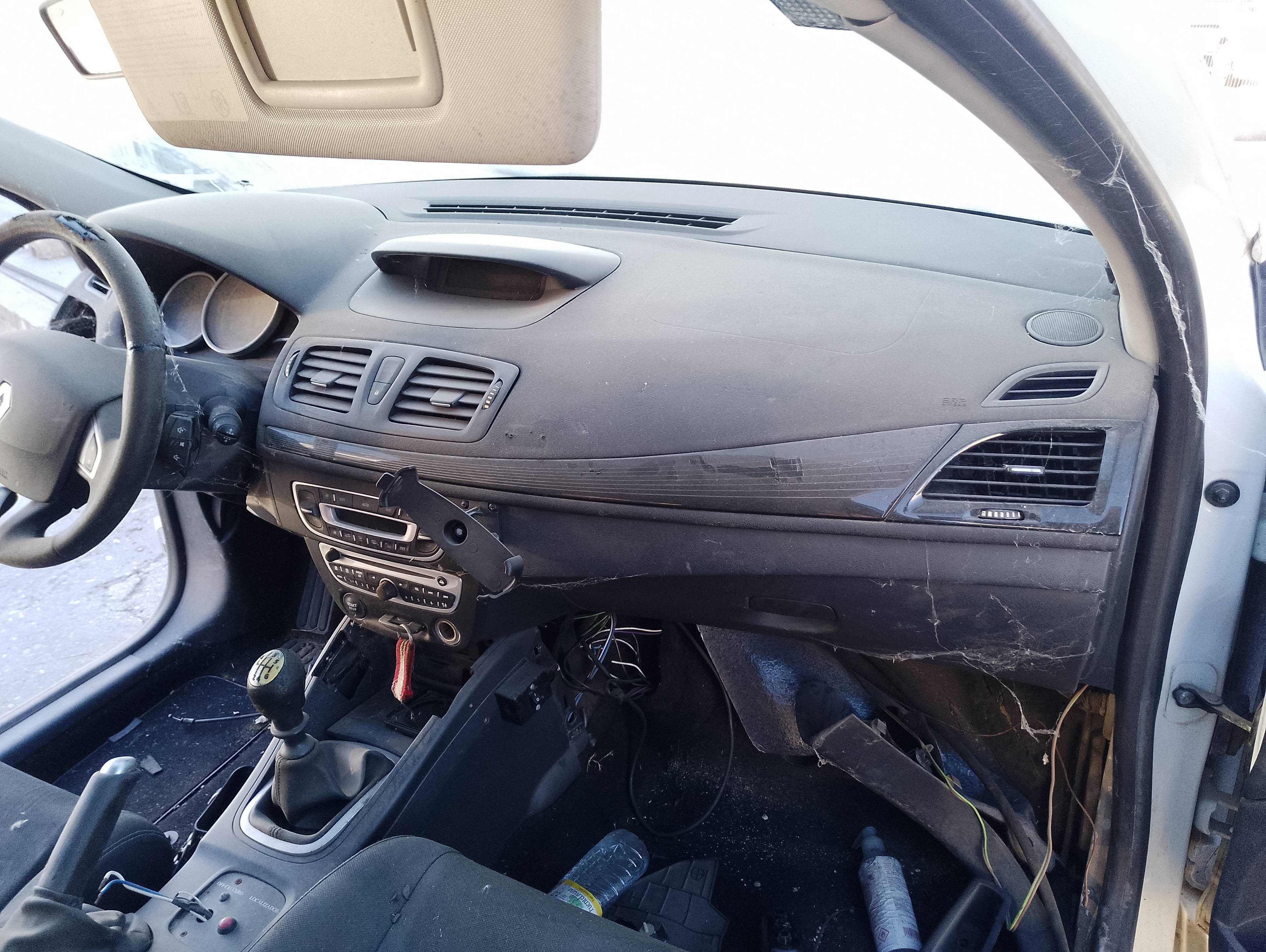 Recambio de salpicadero para renault megane iii berlina 5 p business referencia OEM IAM   