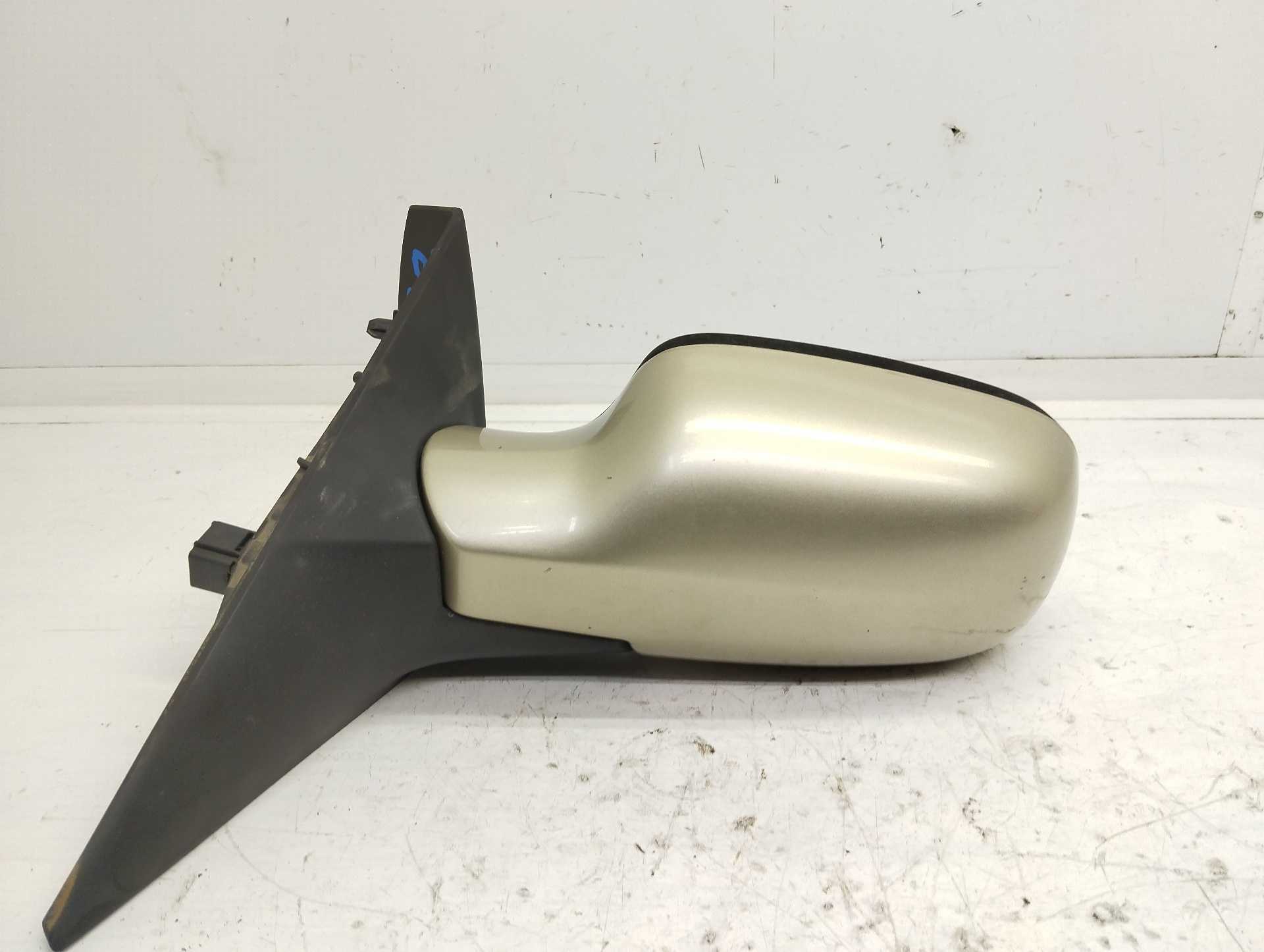 Recambio de retrovisor izquierdo para renault scenic ii 1.5 dci diesel referencia OEM IAM E90111261127  