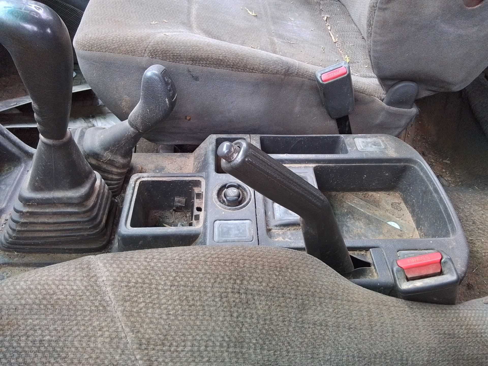 Recambio de palanca freno para mitsubishi galloper (hyundai) 2.5 td cat referencia OEM IAM   
