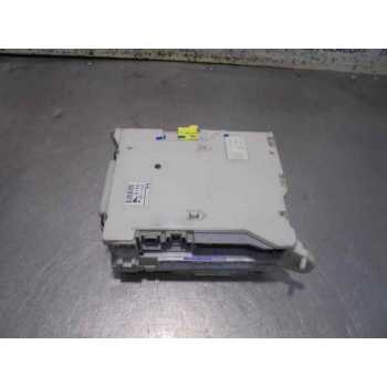 CAJA RELES / FUSIBLES 8273053023 