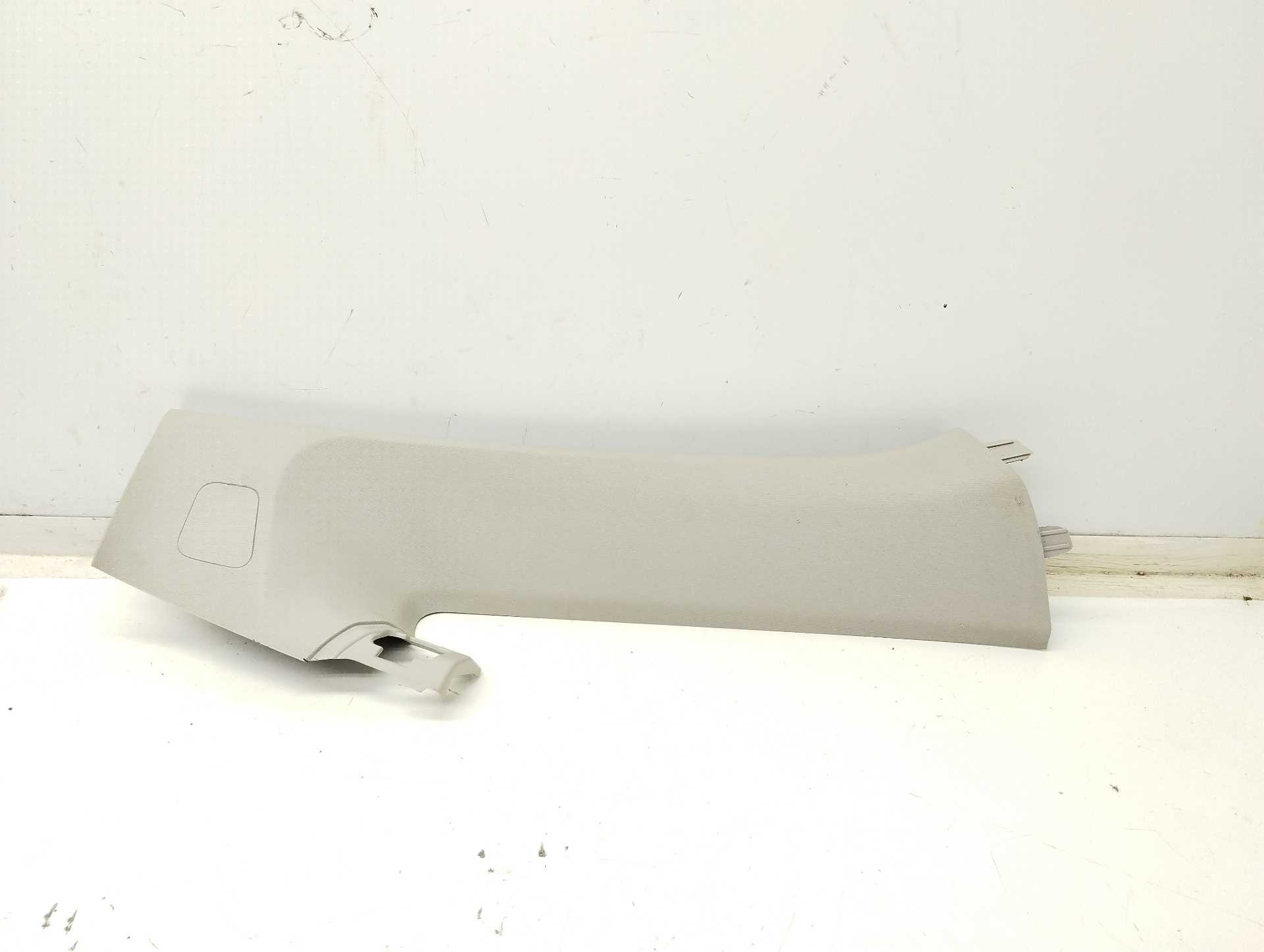 Recambio de moldura interior para renault scenic iv black edition referencia OEM IAM 769989346R  