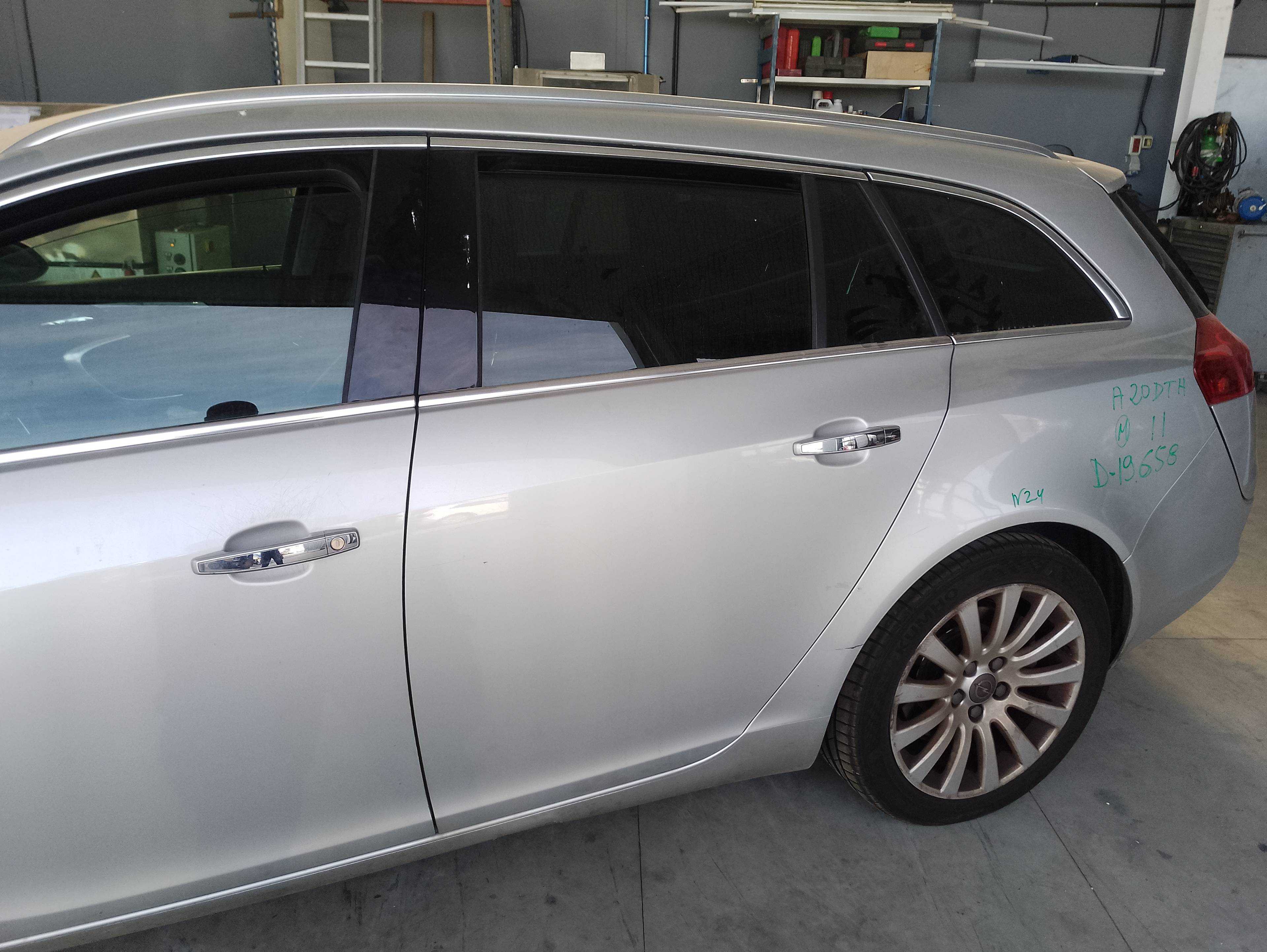 Recambio de puerta trasera izquierda para opel insignia sports tourer cosmo referencia OEM IAM   