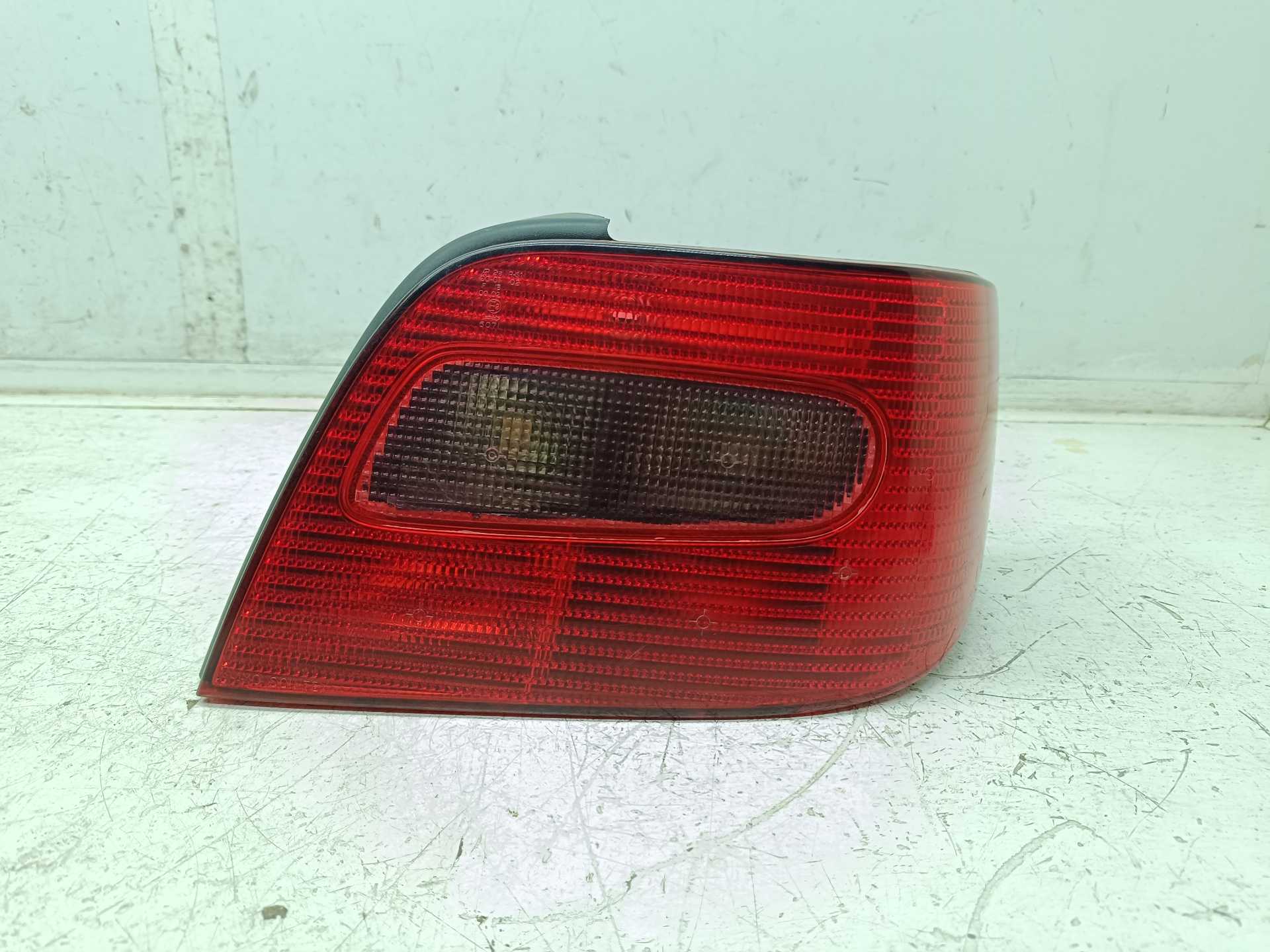 Recambio de piloto trasero derecho para citroën xsara berlina 1.6i 16v premier referencia OEM IAM   
