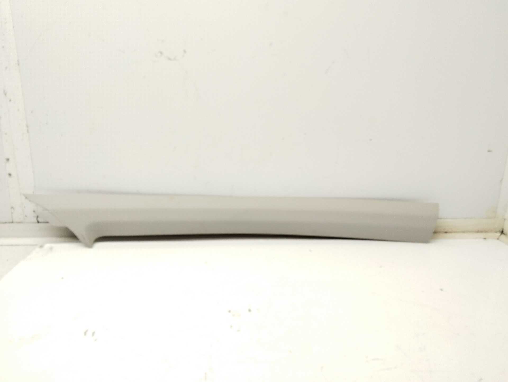 Recambio de moldura interior para renault scenic iv black edition referencia OEM IAM 769114625R  