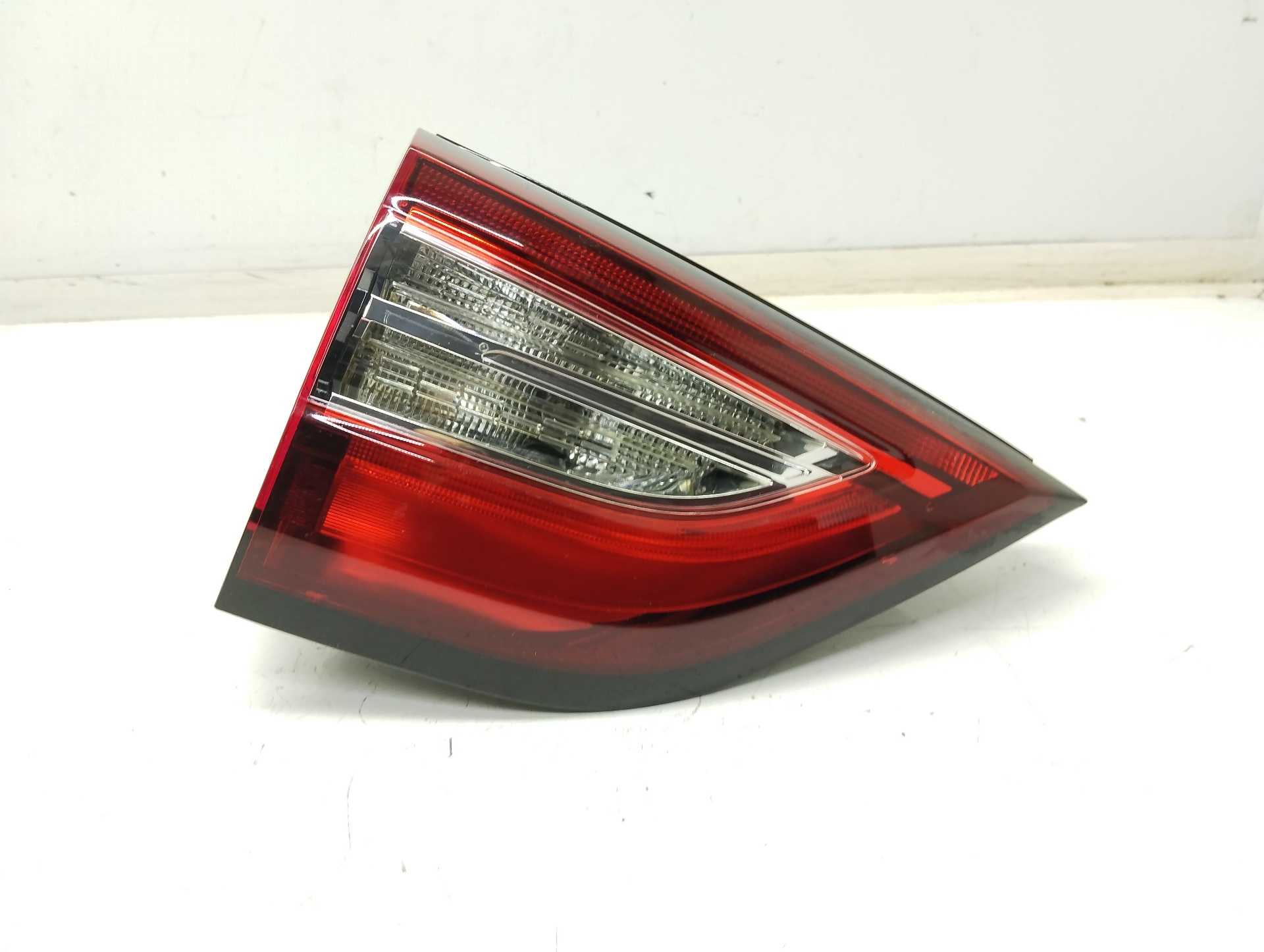 Recambio de piloto porton trasero izquierdo para renault scenic iv black edition referencia OEM IAM 2TZ01231403AA 265556011R 