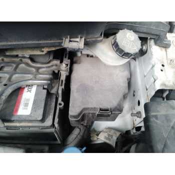 CAJA RELES / FUSIBLES 