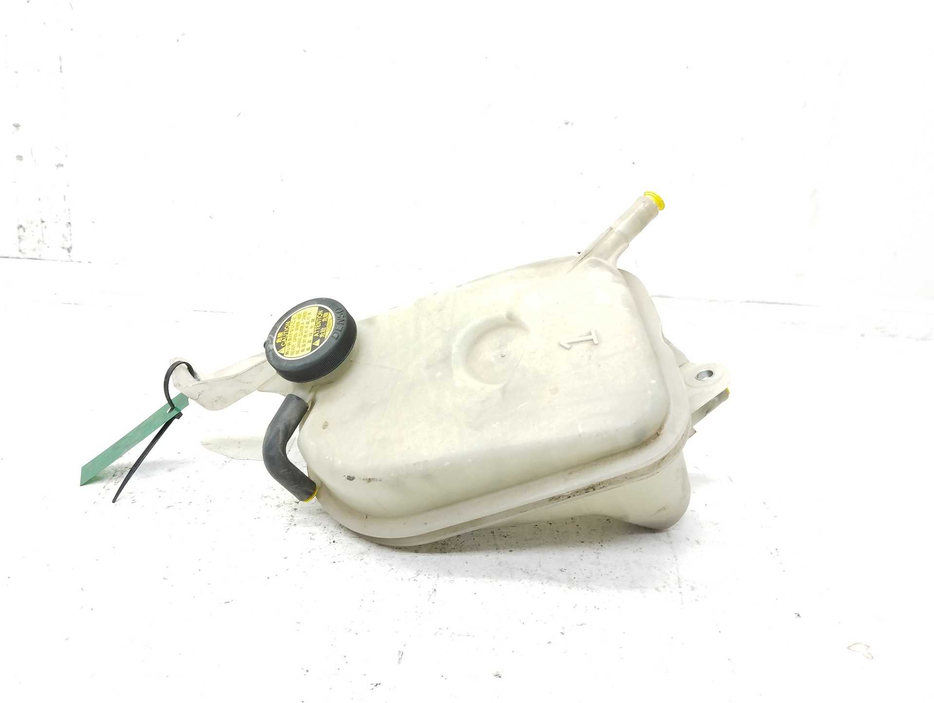 Recambio de deposito expansion para toyota verso advance referencia OEM IAM 164800D030  