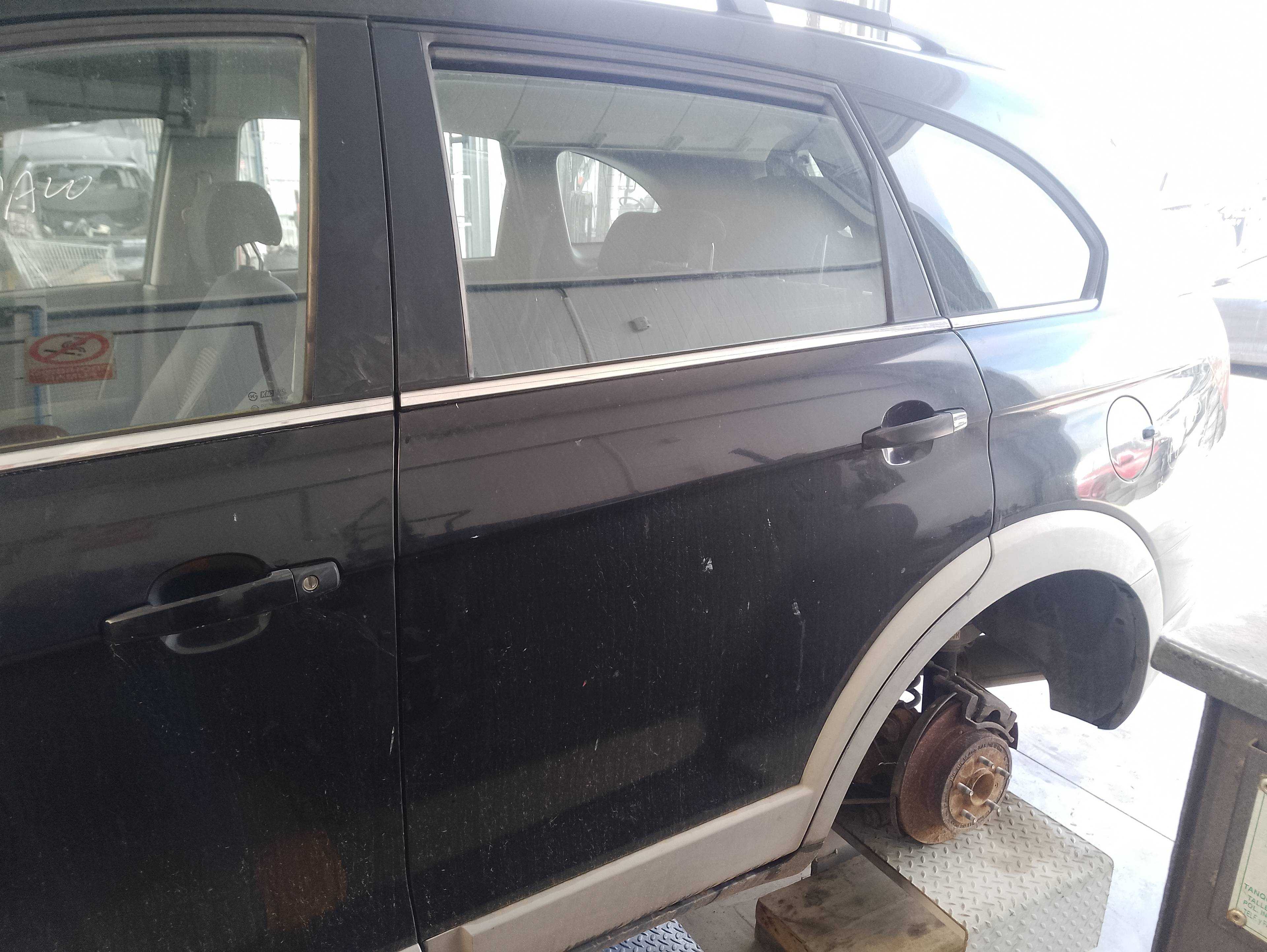 Recambio de puerta trasera izquierda para chevrolet captiva referencia OEM IAM   
