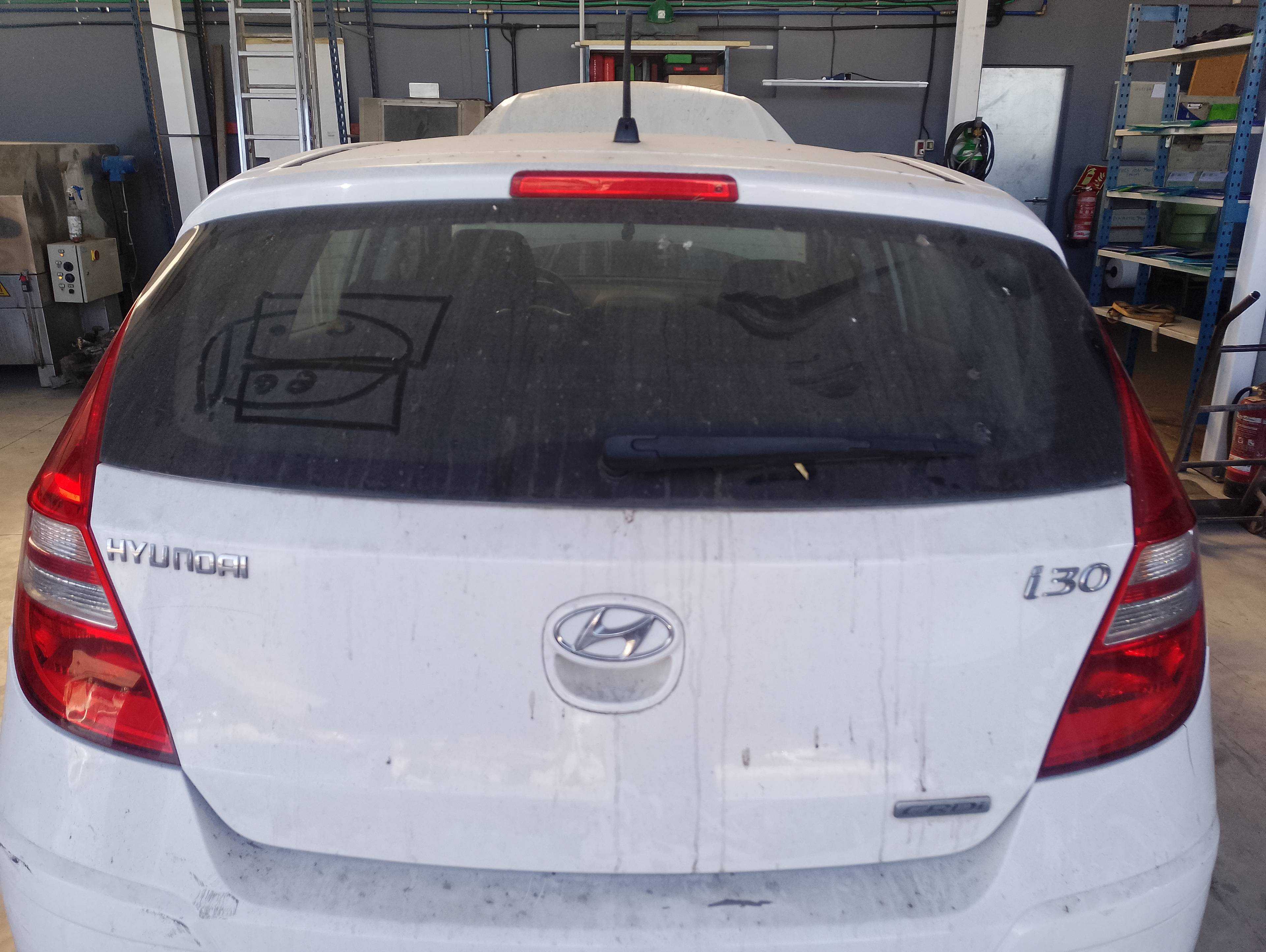 Recambio de porton trasero para hyundai i30 classic referencia OEM IAM   
