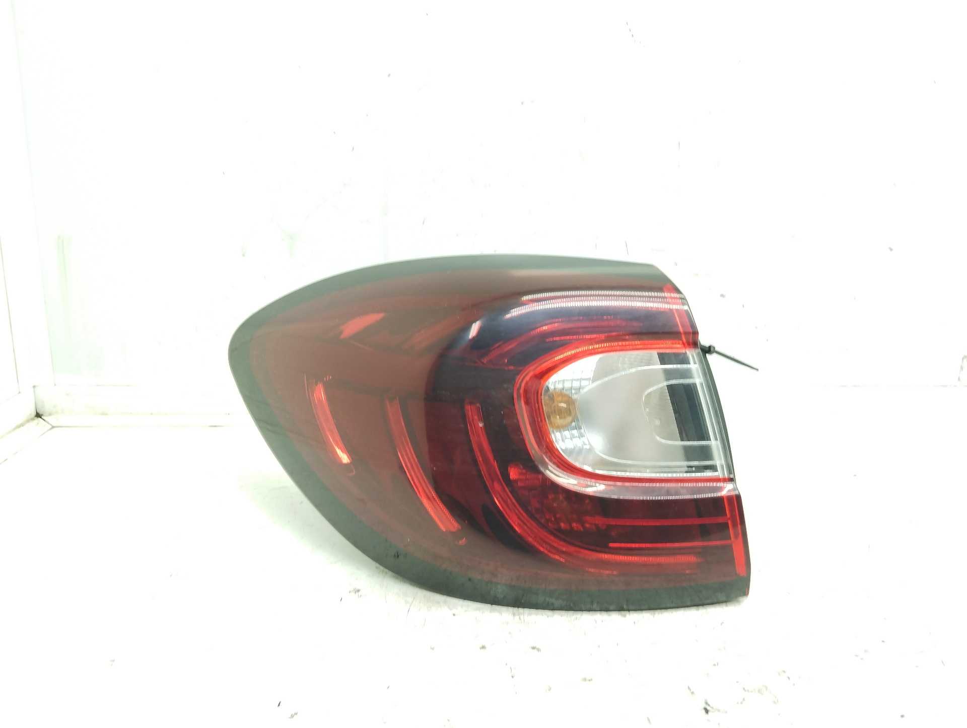 Recambio de piloto trasero izquierdo para renault captur dynamique referencia OEM IAM 265557849R 676650023 