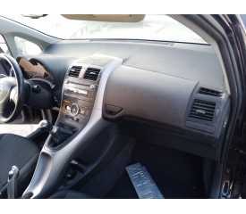 Recambio de salpicadero para toyota auris luna referencia OEM IAM   