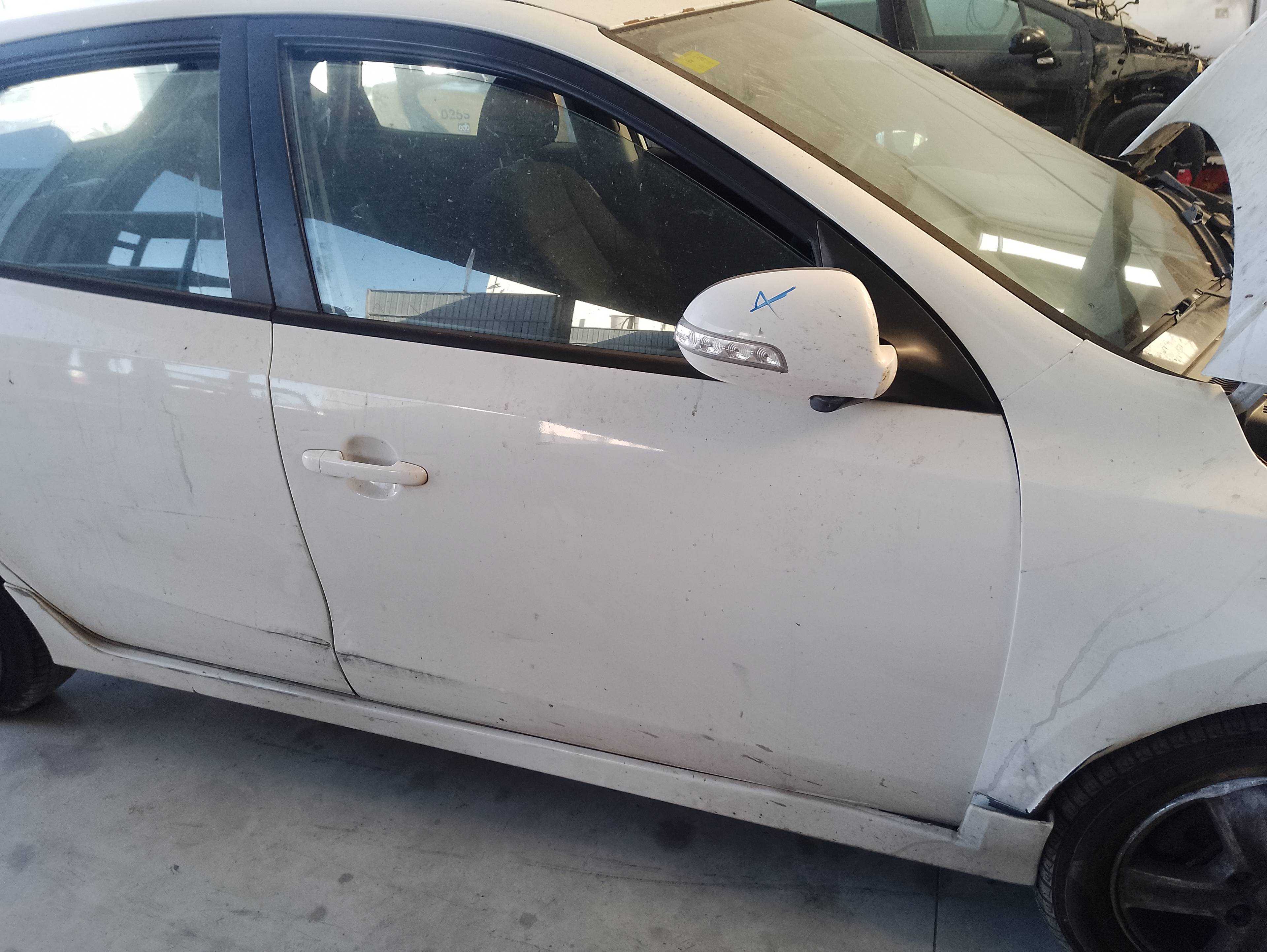 Recambio de puerta delantera derecha para hyundai i30 classic referencia OEM IAM   