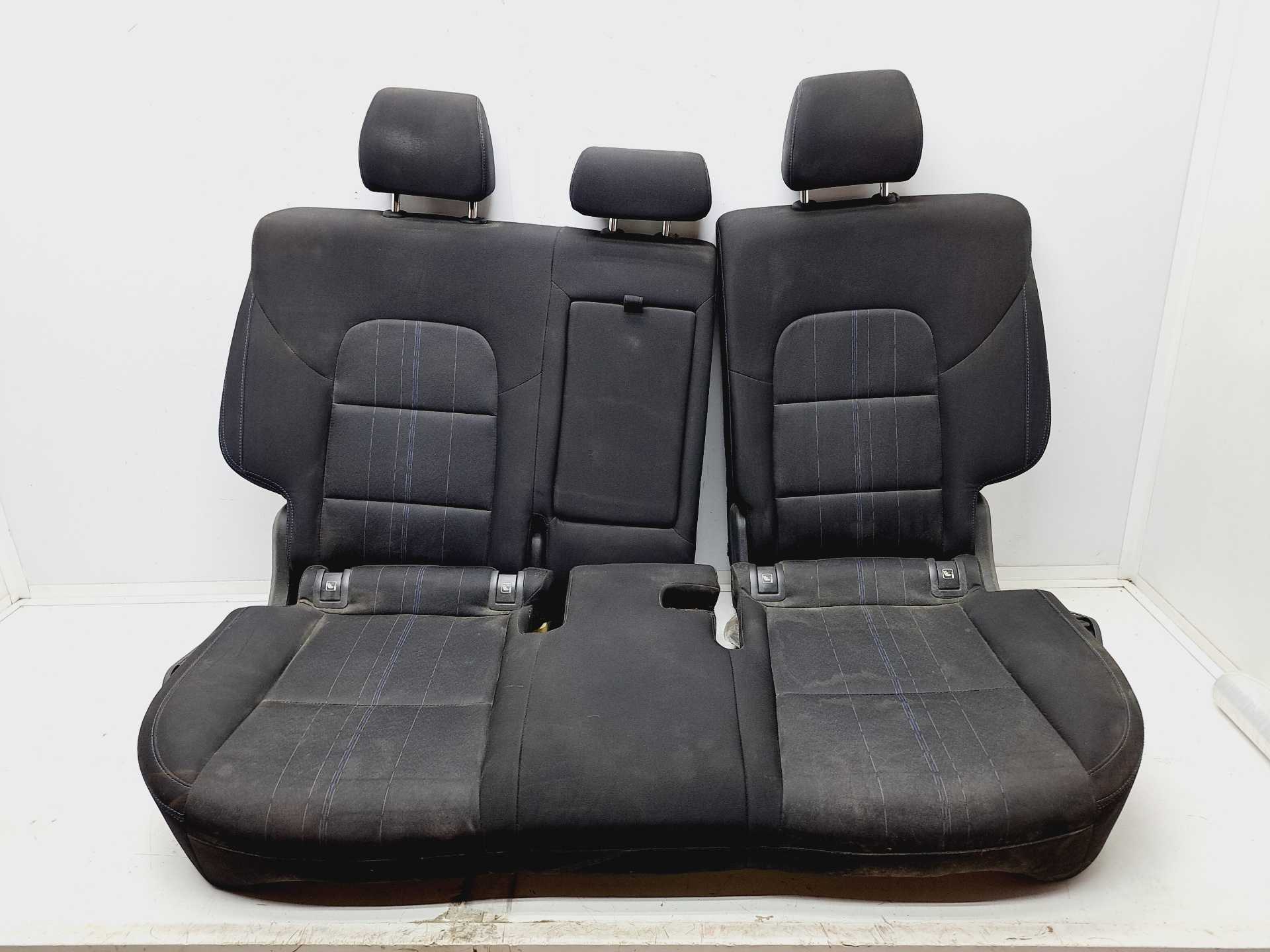 Recambio de asientos traseros para hyundai tucson classic blue referencia OEM IAM 89100D7000  