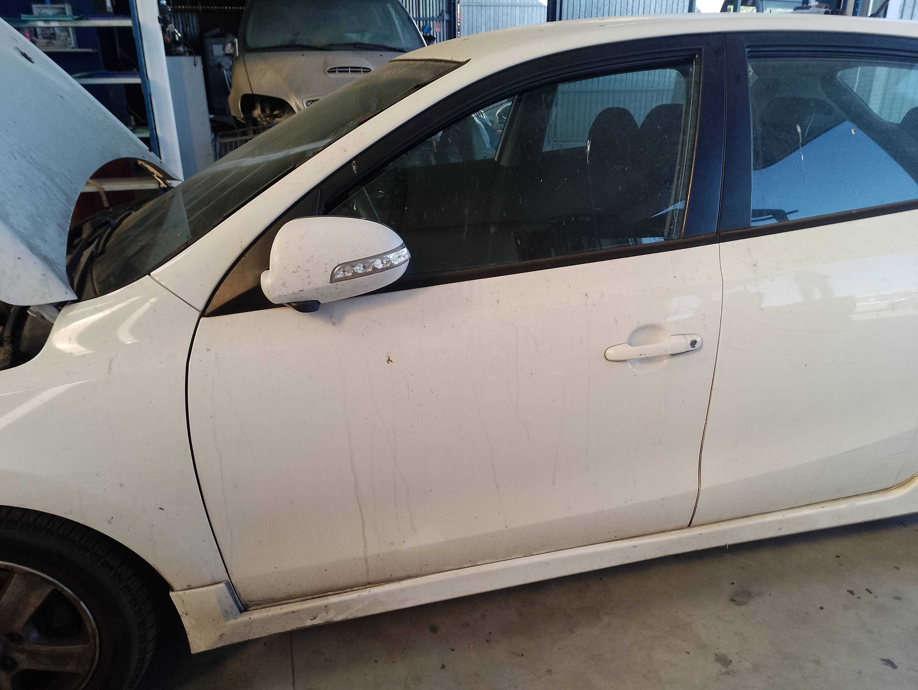 Recambio de puerta delantera izquierda para hyundai i30 classic referencia OEM IAM   