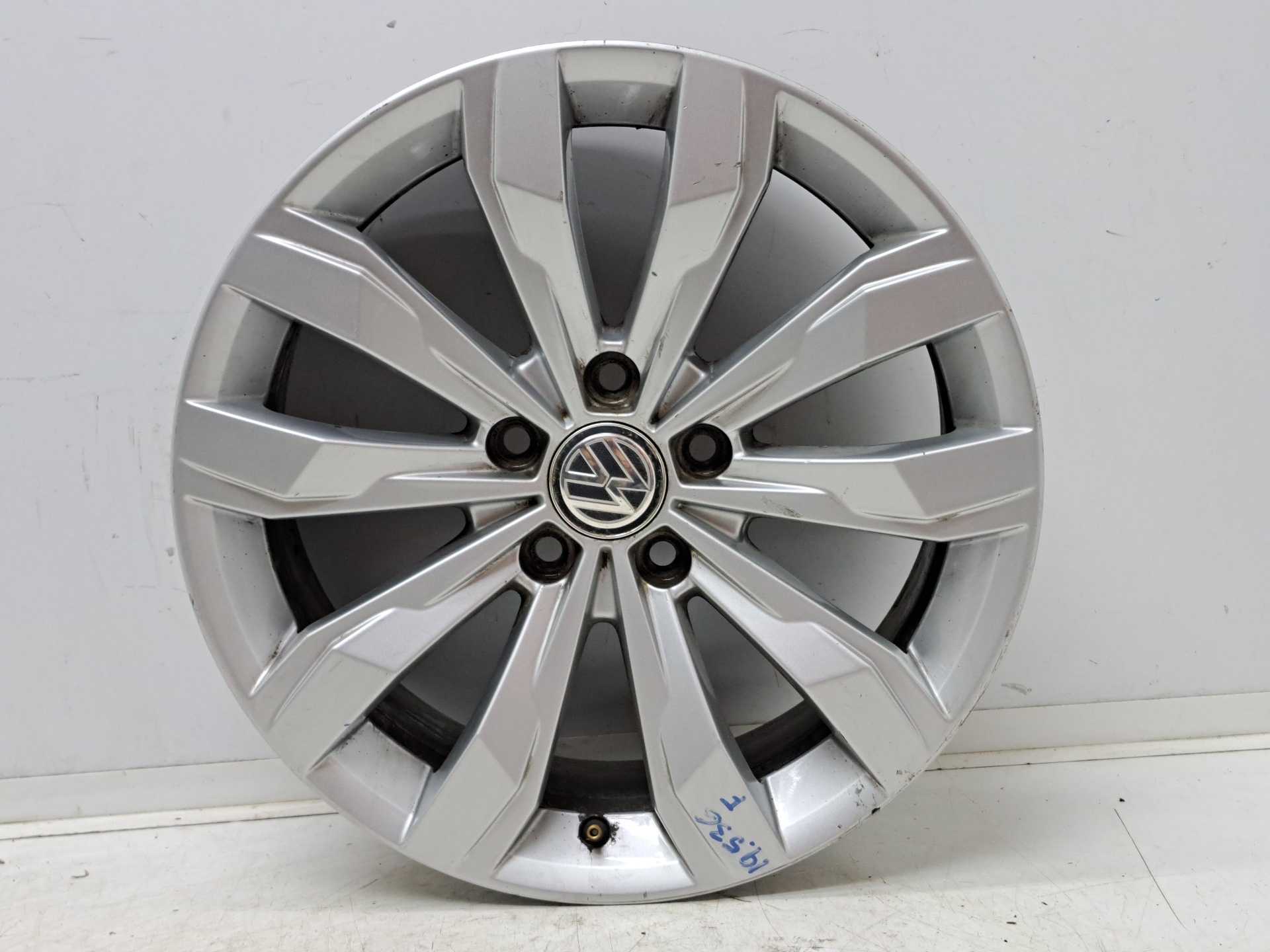 Recambio de llanta para volkswagen t-roc advance r-line referencia OEM IAM R17 2GA601025J 
