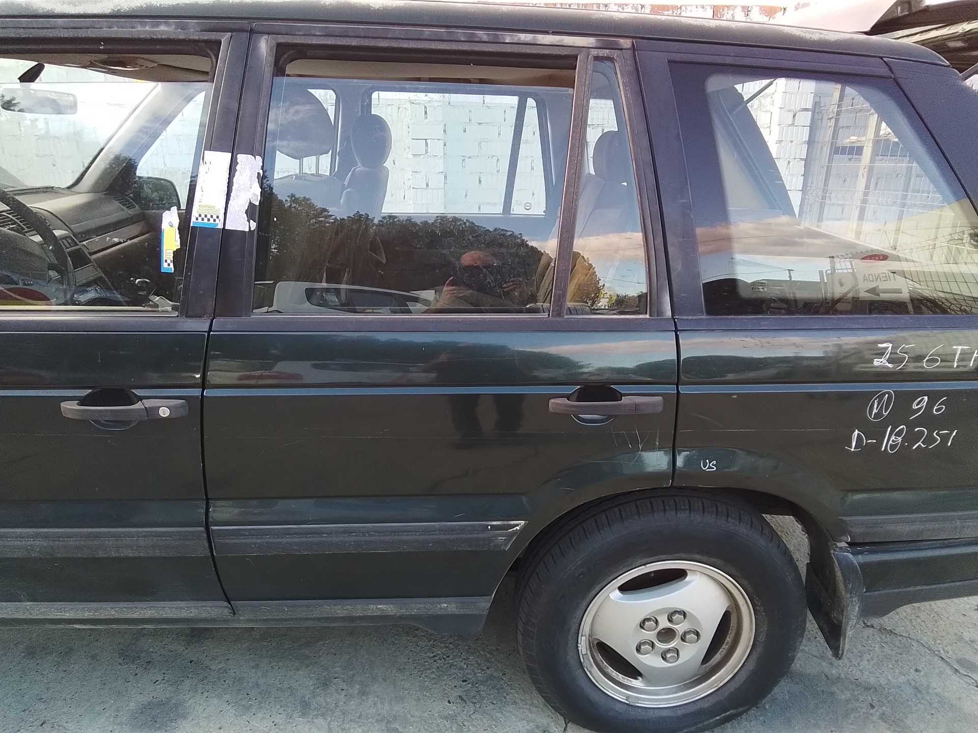 Recambio de puerta trasera izquierda para land rover range rover (lp) 2.5 turbodiesel referencia OEM IAM   