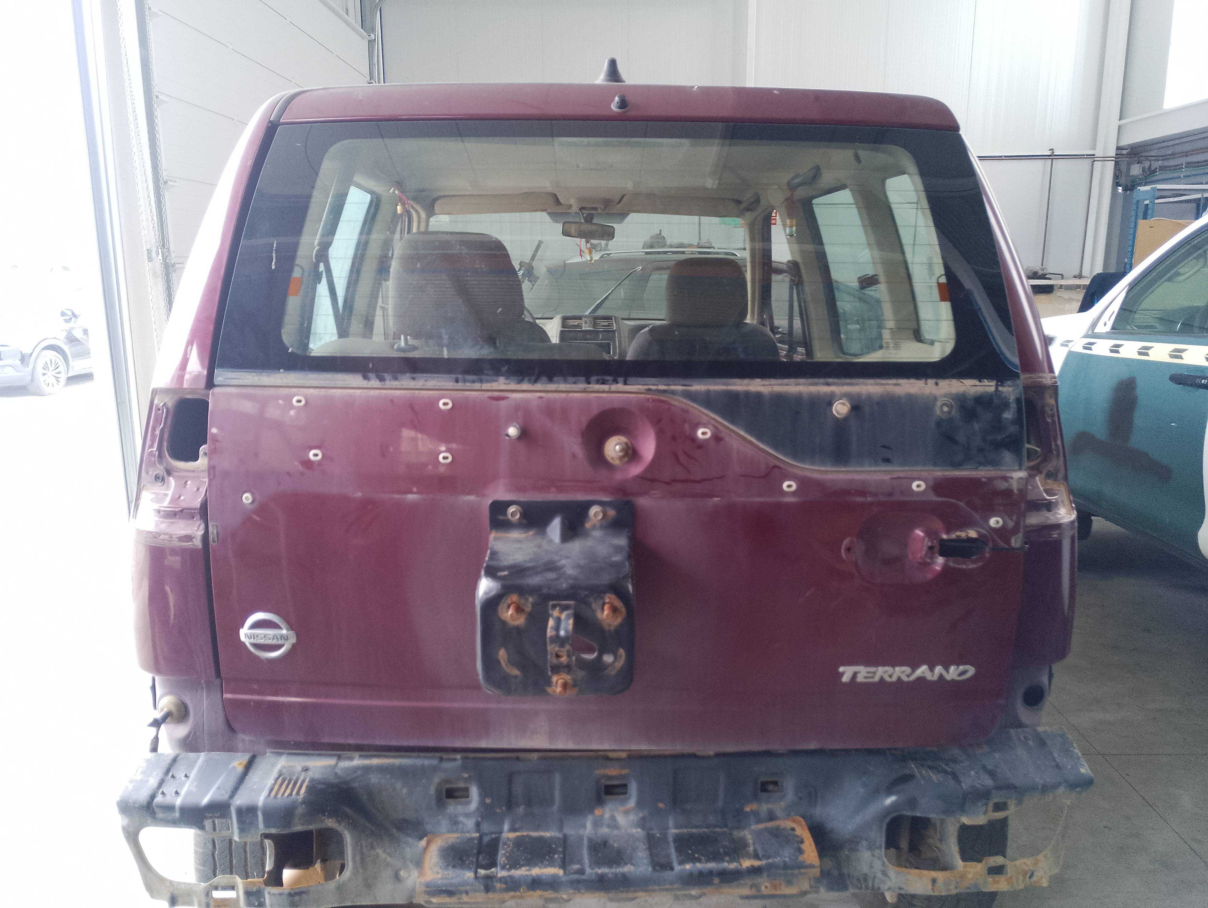 Recambio de porton trasero para nissan terrano/terrano.ii (r20) comfort referencia OEM IAM   