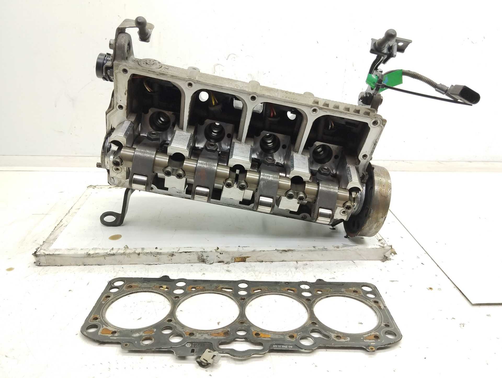 Recambio de culata para skoda octavia berlina (1u2) tour referencia OEM IAM 038105373R 038103267AX 
