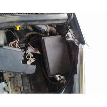 CAJA RELES / FUSIBLES 