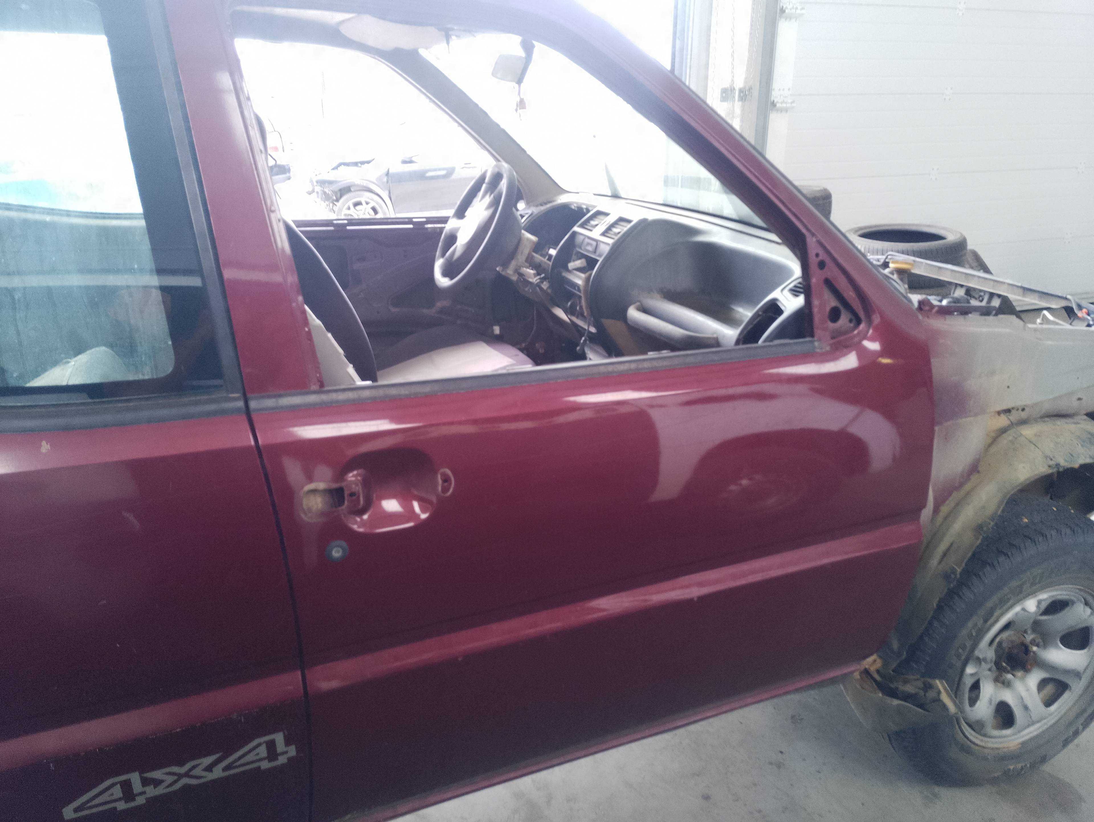 Recambio de puerta delantera derecha para nissan terrano/terrano.ii (r20) comfort referencia OEM IAM   