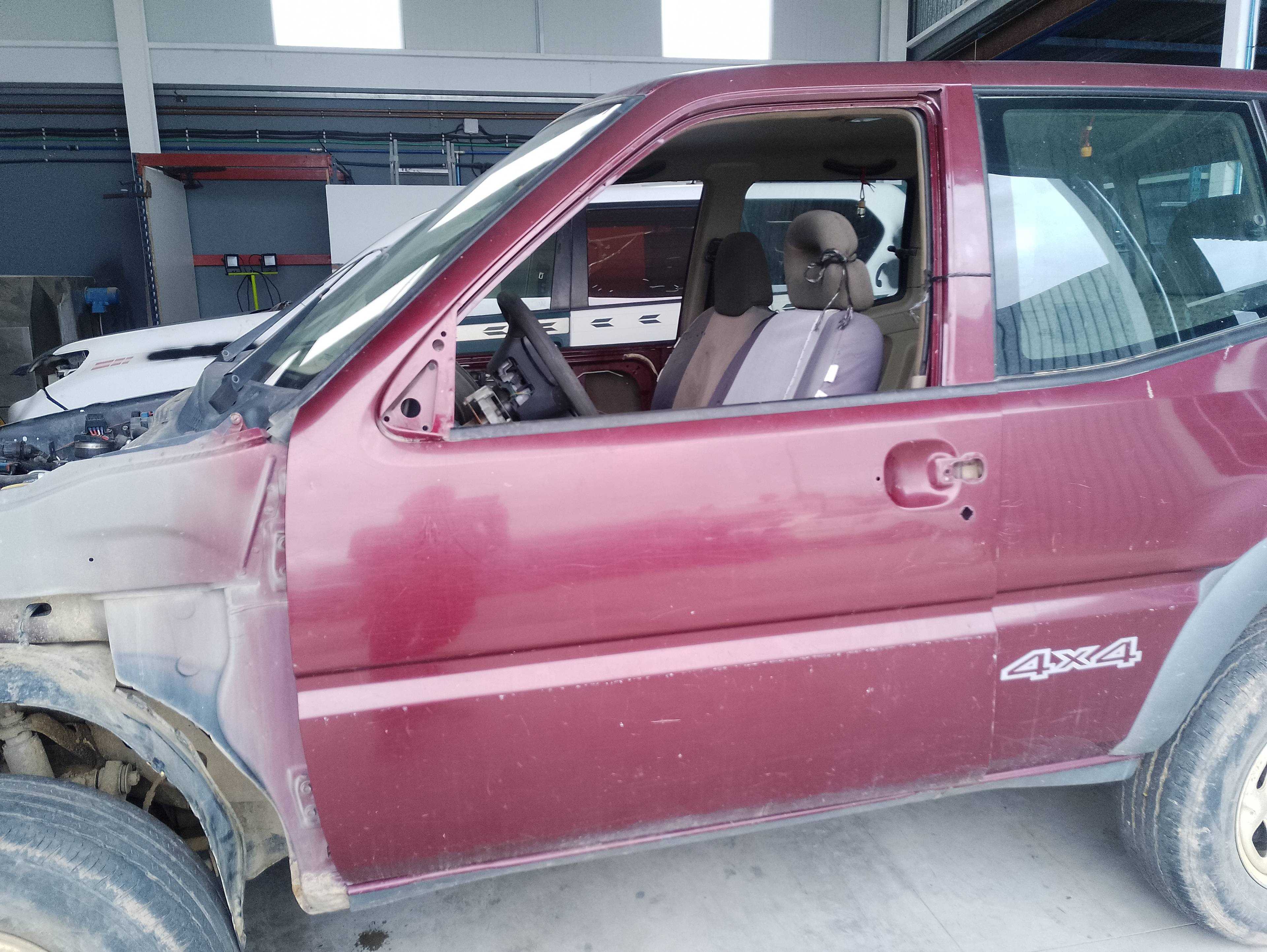 Recambio de puerta delantera izquierda para nissan terrano/terrano.ii (r20) comfort referencia OEM IAM   