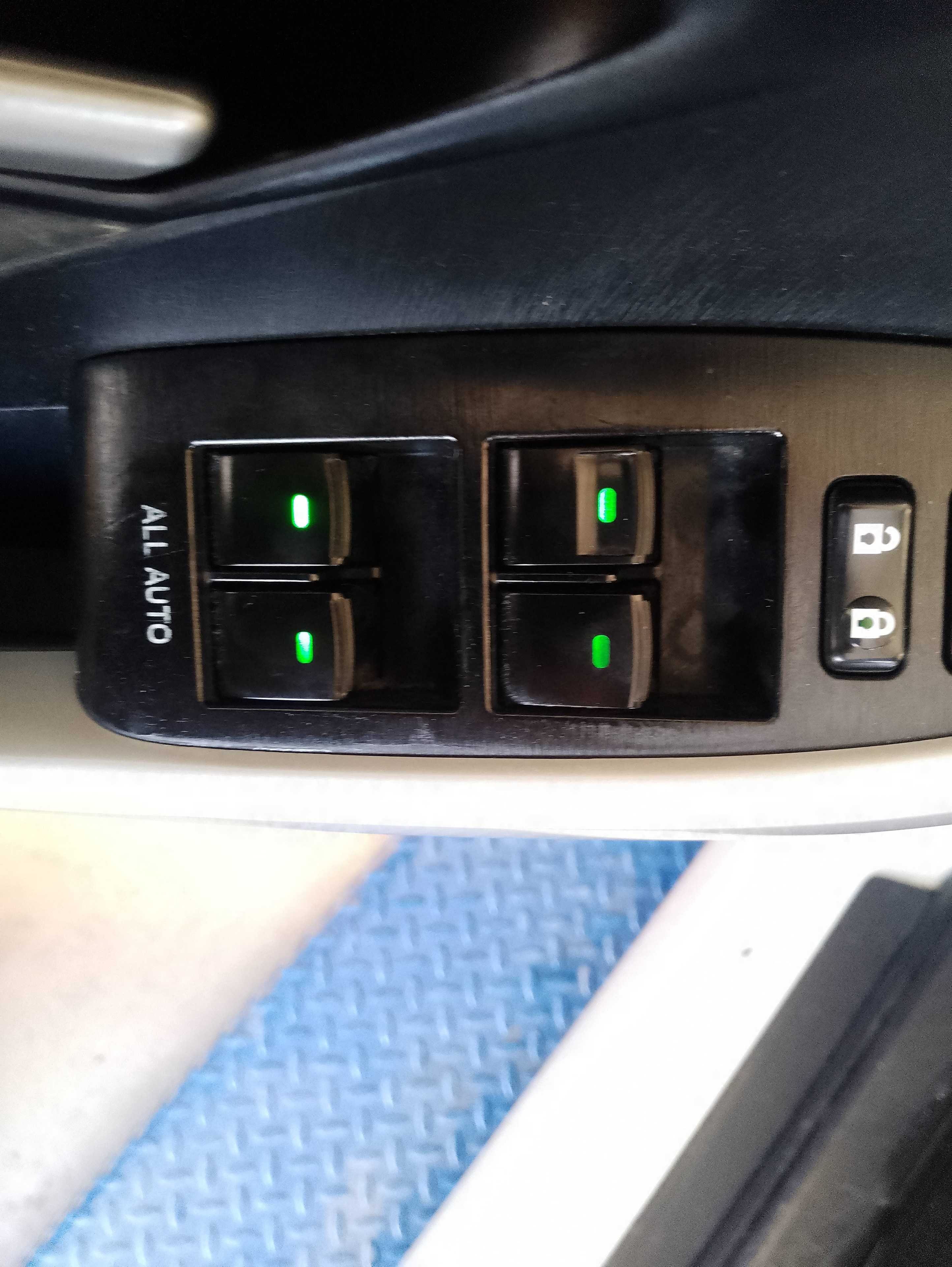 Recambio de mando elevalunas delantero izquierdo para toyota prius (nhw30) plug-in hybrid advance referencia OEM IAM   