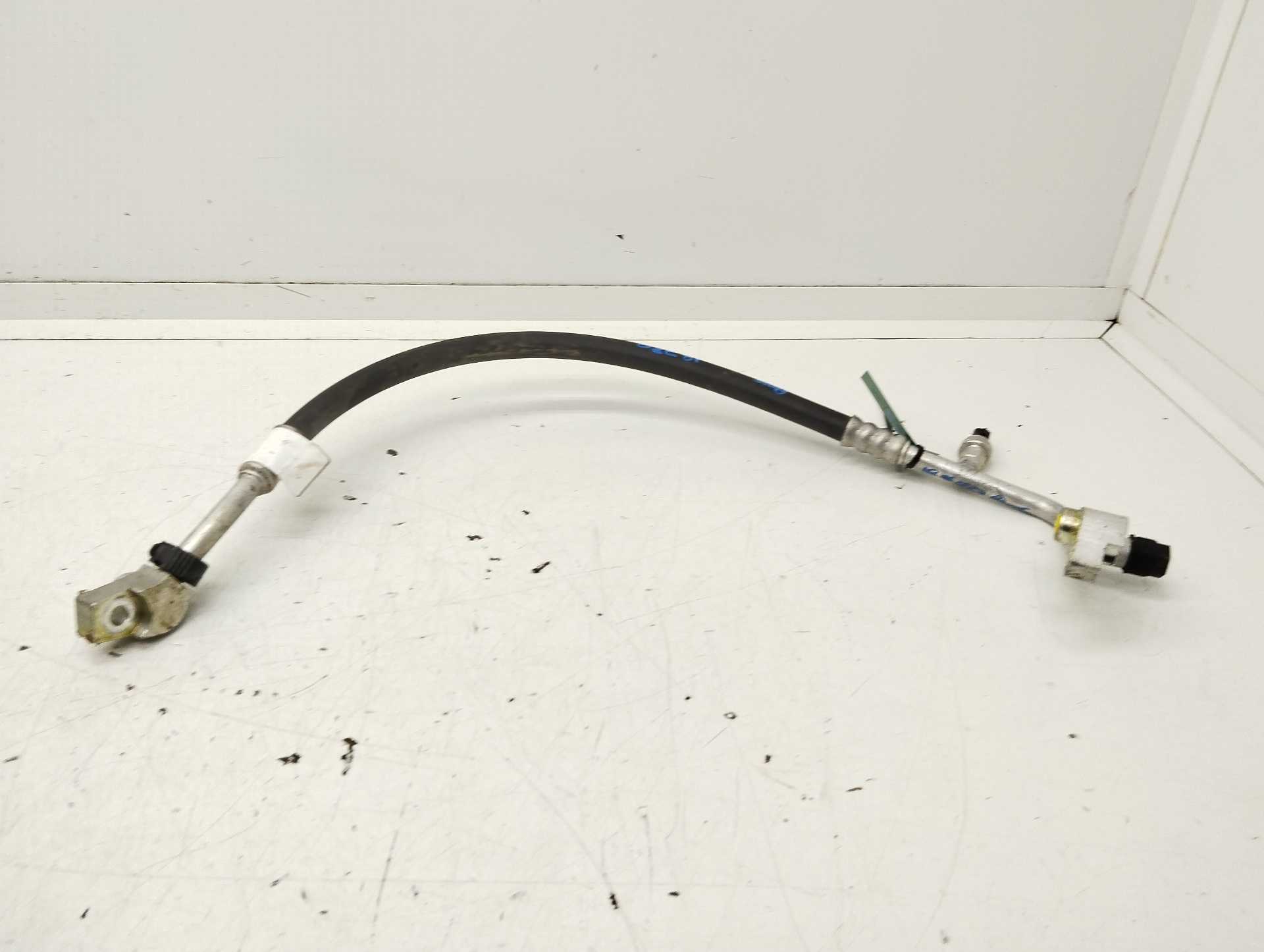 Recambio de tubos aire acondicionado para ford puma hybrid st-line referencia OEM IAM SLE4890 2481647 