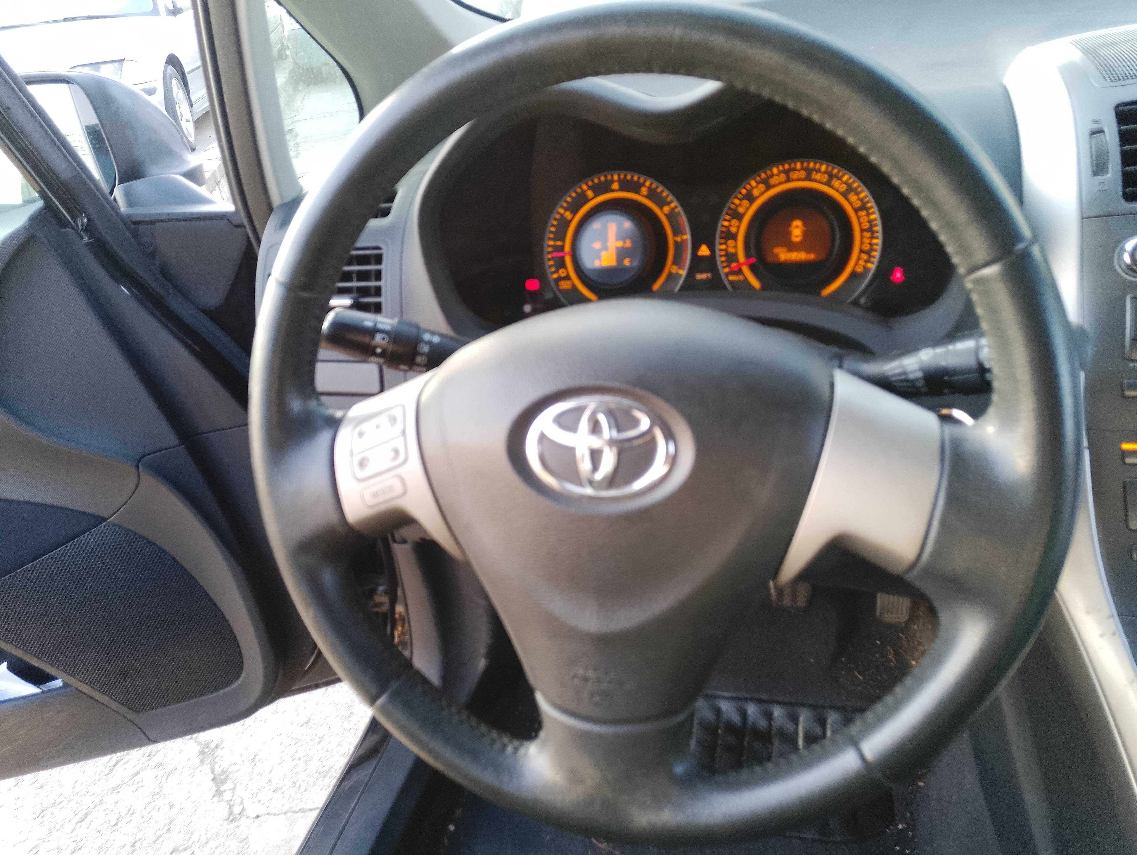 Recambio de volante para toyota auris luna referencia OEM IAM   