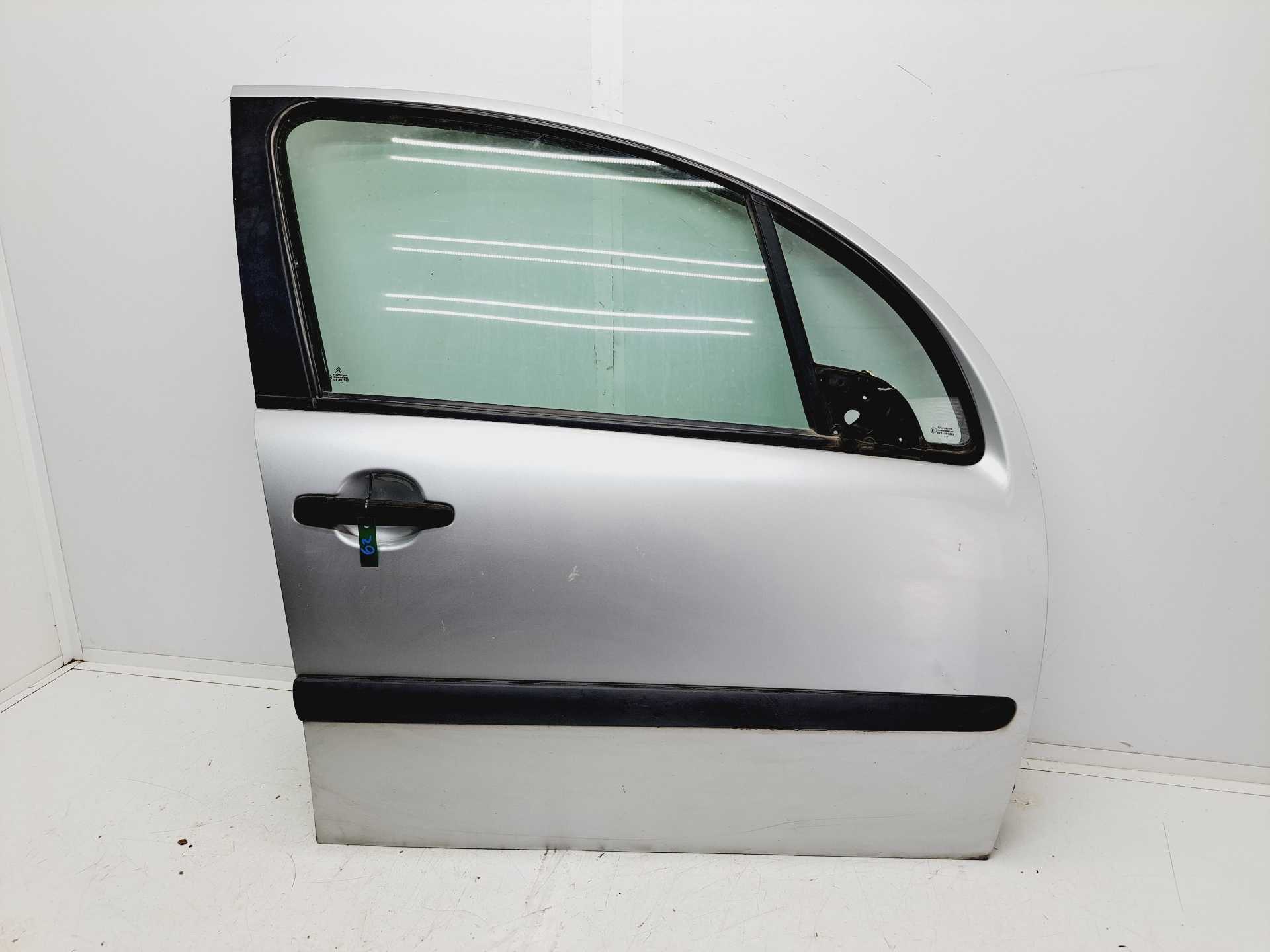 Recambio de puerta delantera derecha para citroën c3 1.1 collection referencia OEM IAM   