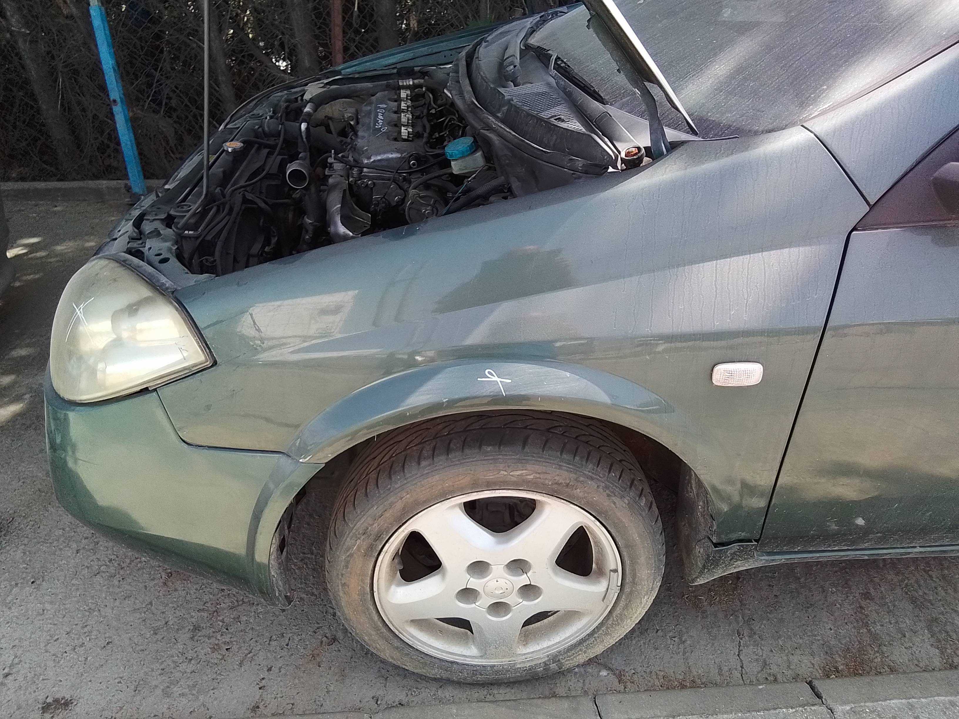 Recambio de aleta delantera izquierda para nissan primera berlina (p12) acenta referencia OEM IAM   