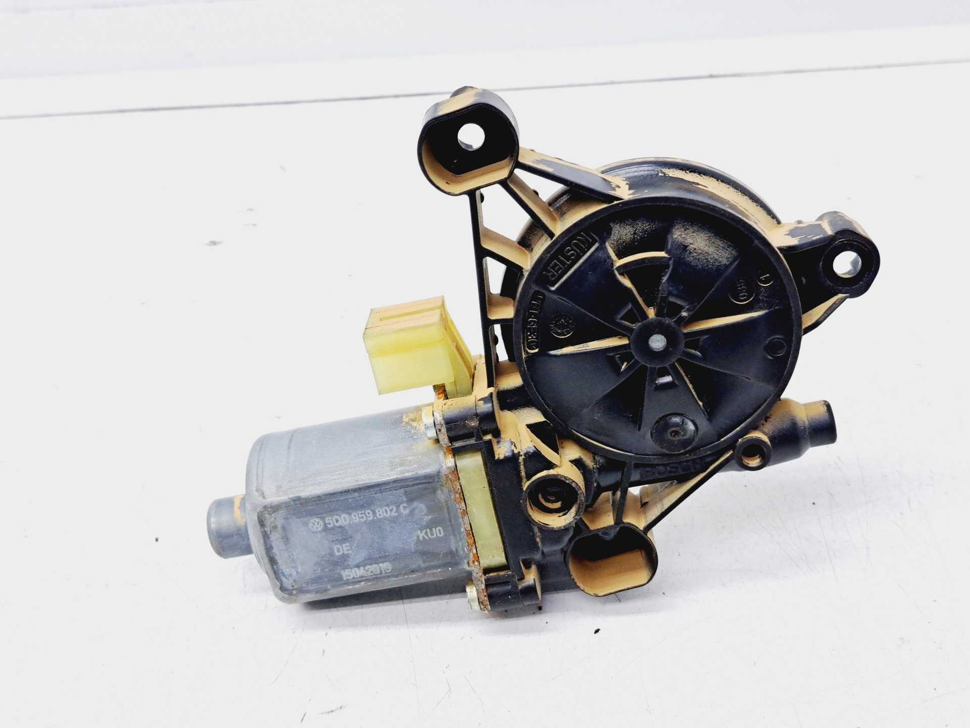 Recambio de motor elevalunas delantero izquierdo para volkswagen tiguan 2.0 tdi referencia OEM IAM 5Q0959802C BOSCH 
