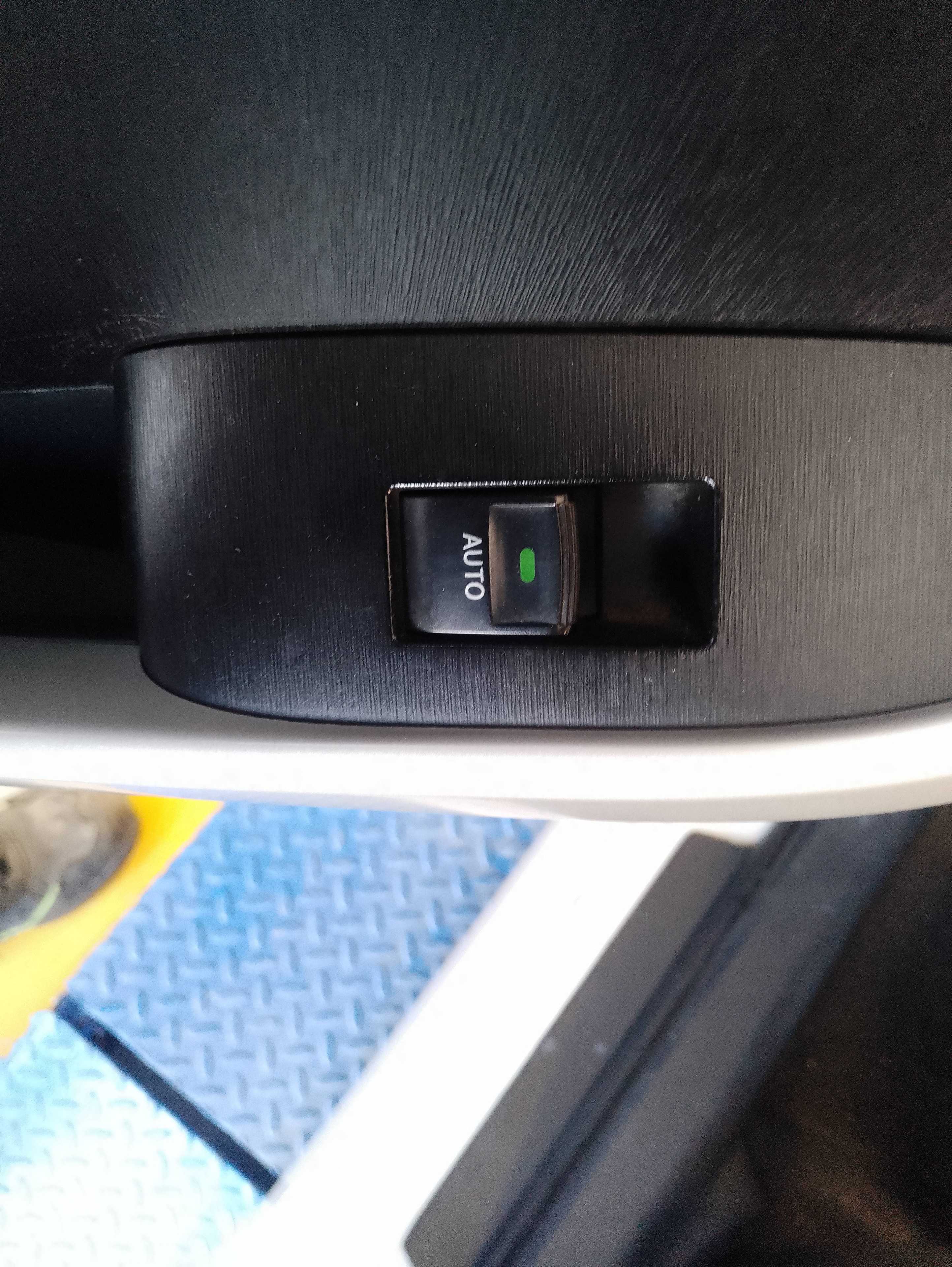 Recambio de mando elevalunas trasero izquierdo para toyota prius (nhw30) plug-in hybrid advance referencia OEM IAM   