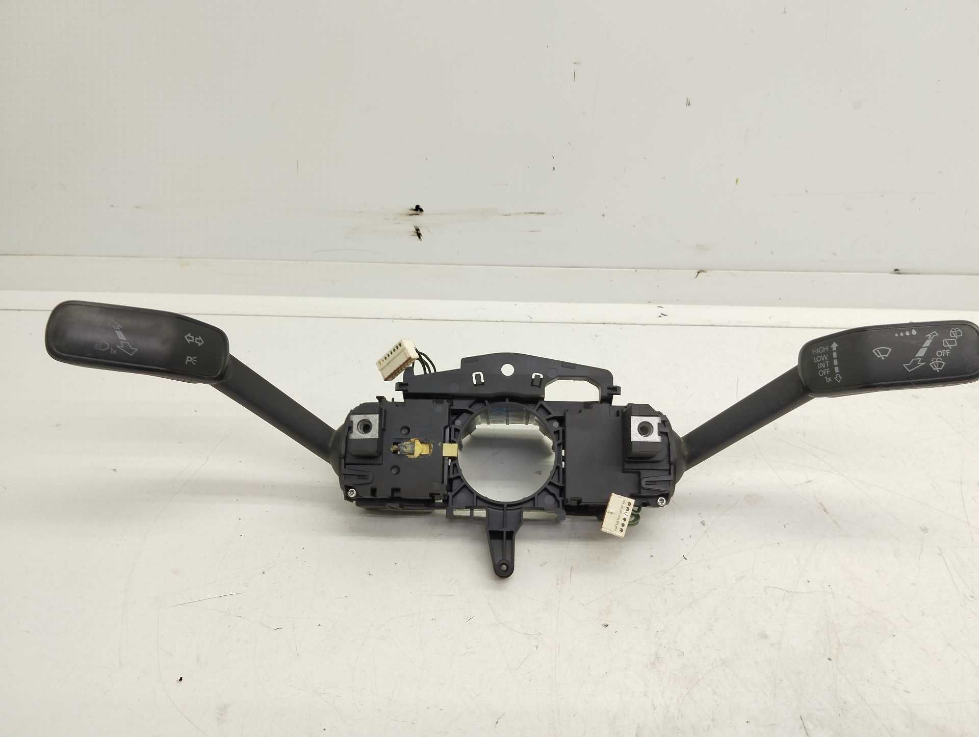 Recambio de mando luces/intermitencia (com2000) para volkswagen golf vii lim. 1.6 tdi dpf referencia OEM IAM 5Q0953507AA 1009069
