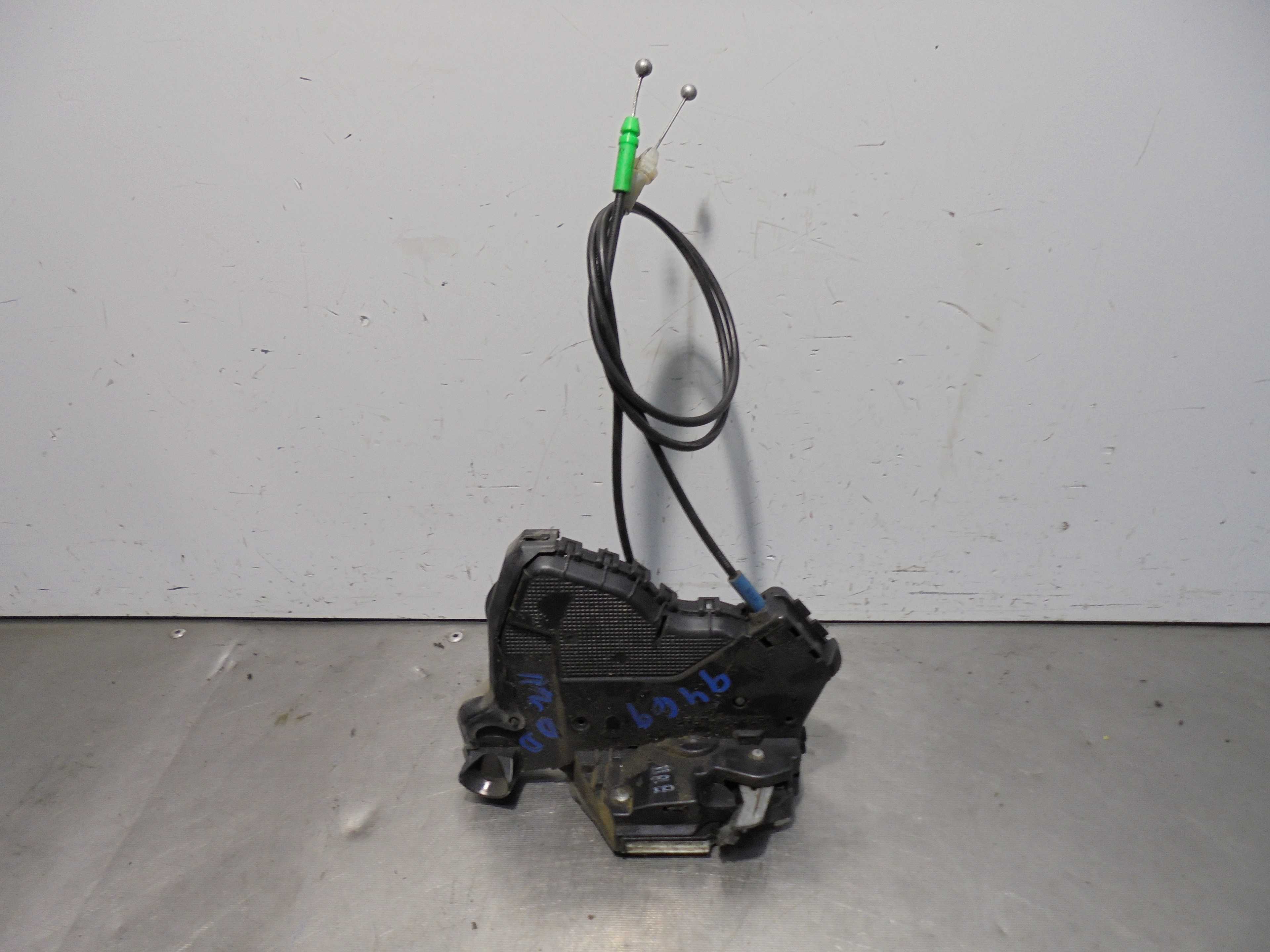 Recambio de cerradura puerta delantera derecha para toyota verso active referencia OEM IAM  ELECTRICA 5 PUERTAS 