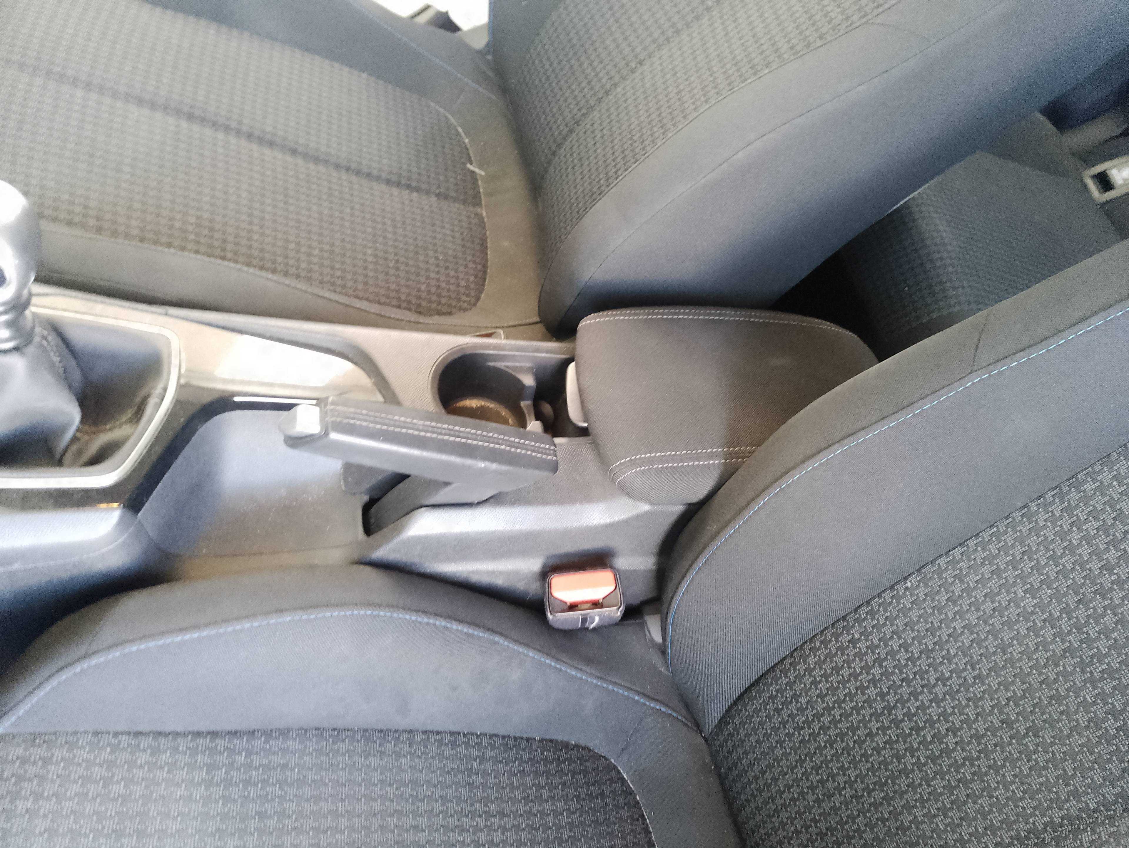 Recambio de apoyabrazos central para peugeot 308 style referencia OEM IAM   
