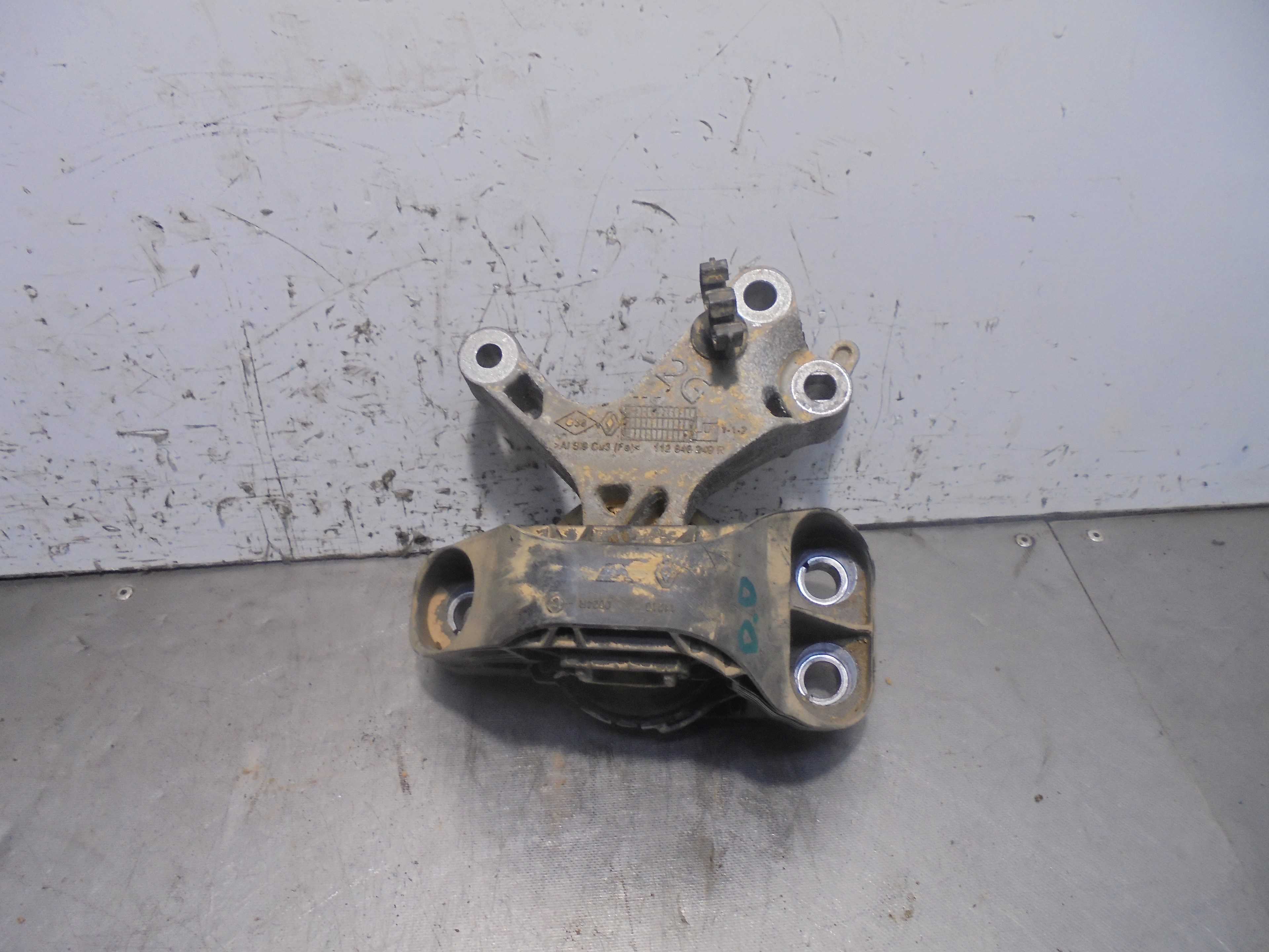 Recambio de soporte motor derecho para renault megane iv berlina 5p bose-edition referencia OEM IAM 112846249R  