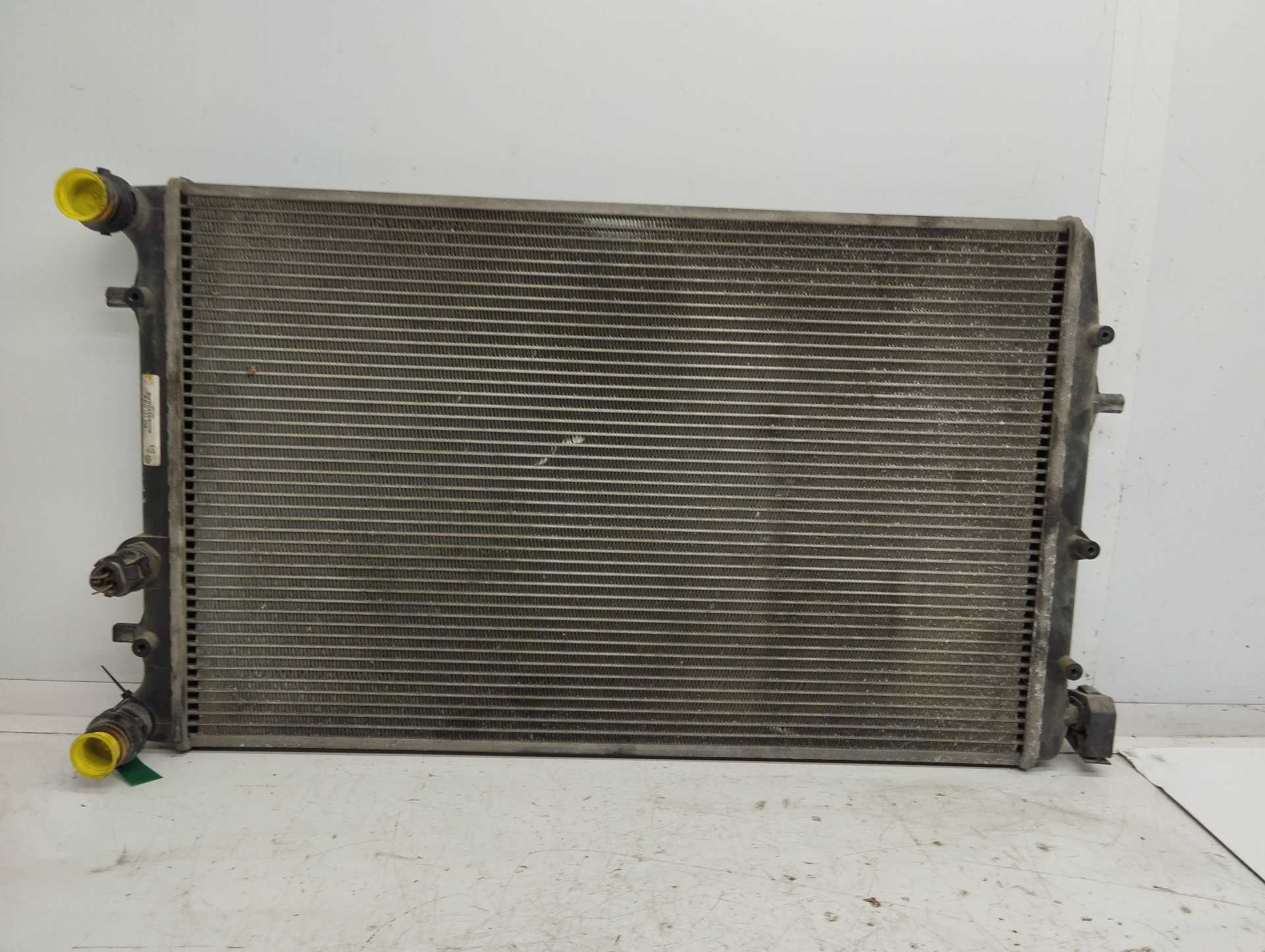 Recambio de radiador agua para volkswagen polo (9n3) advance referencia OEM IAM 6Q0121253R  