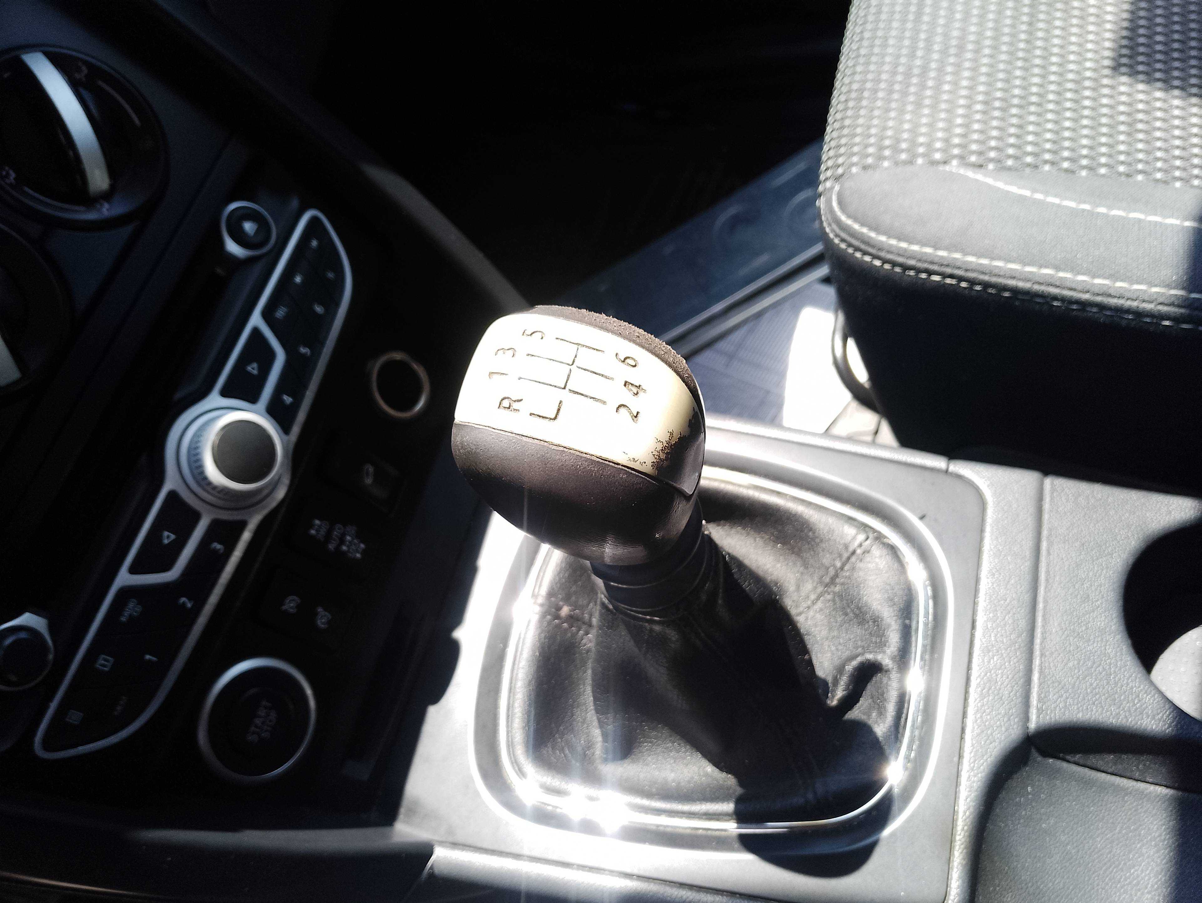 Recambio de palanca cambio para renault koleos bose edition referencia OEM IAM   