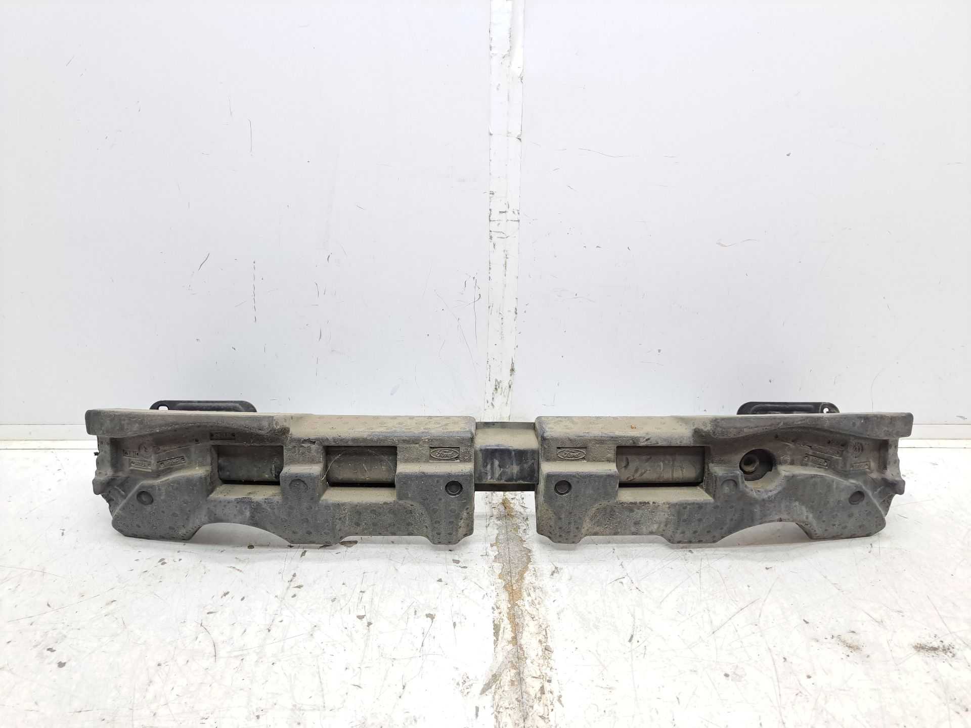 Recambio de refuerzo paragolpes trasero para ford kuga (cbv) titanium referencia OEM IAM 8v4110746ab  