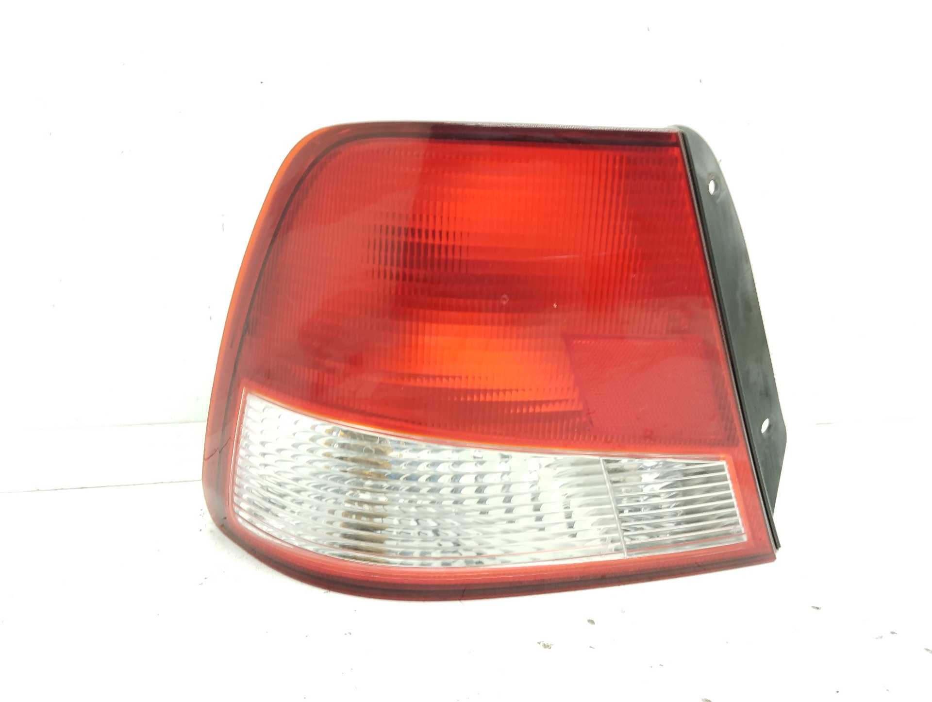 Recambio de piloto trasero izquierdo para hyundai accent (lc) 1.3 cat referencia OEM IAM  9241025220 9240125220